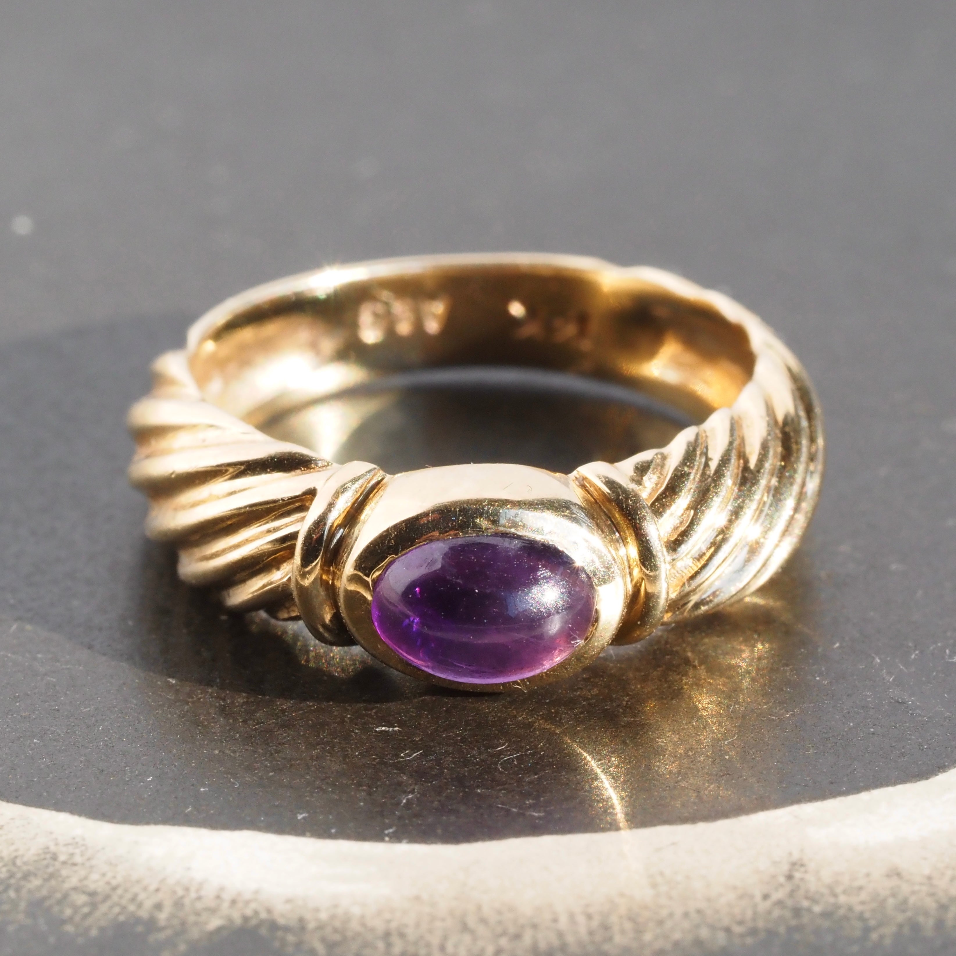 Vintage Amethyst Cabochon 14k Gold Ring
