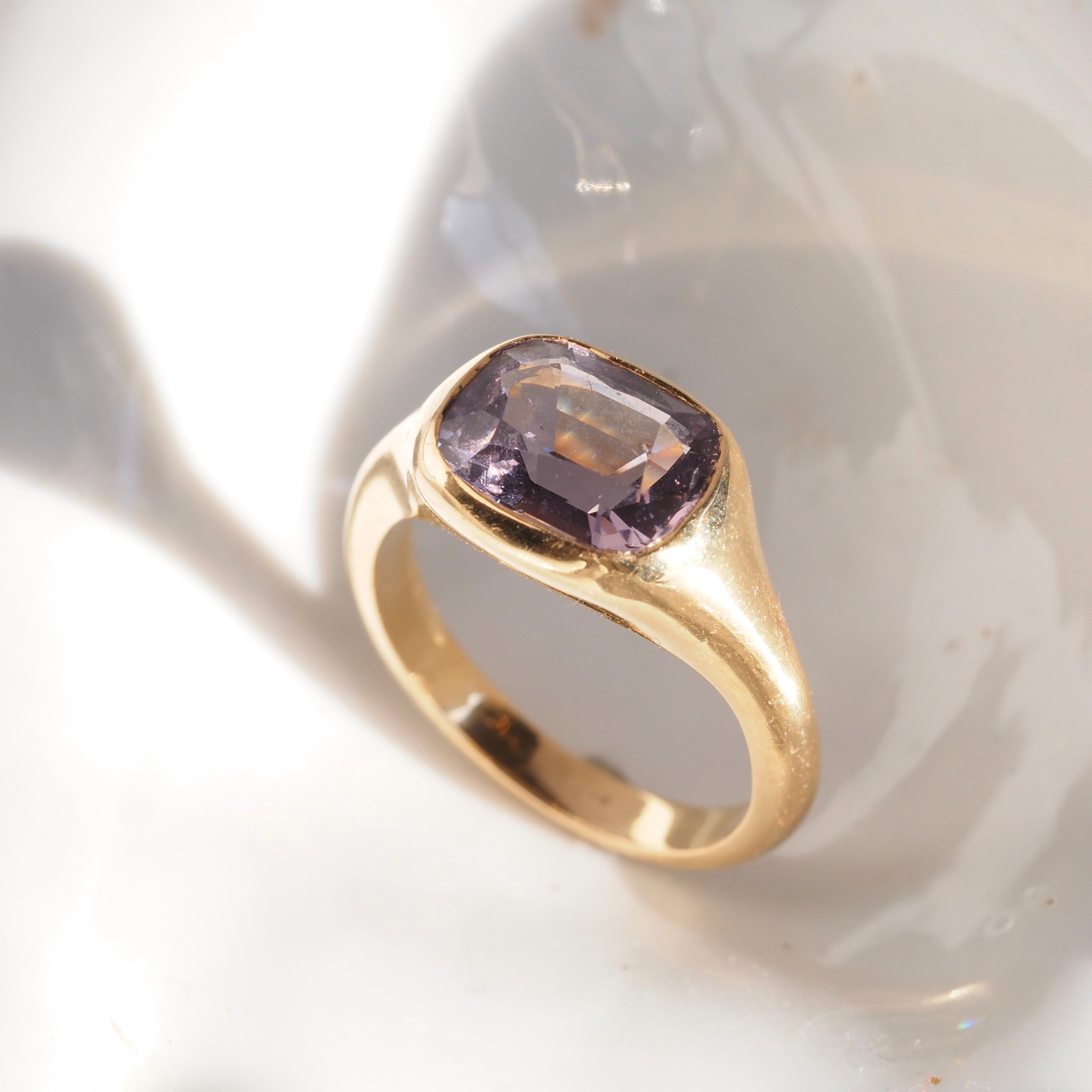 18k Gold Purple Spinel Signet Ring