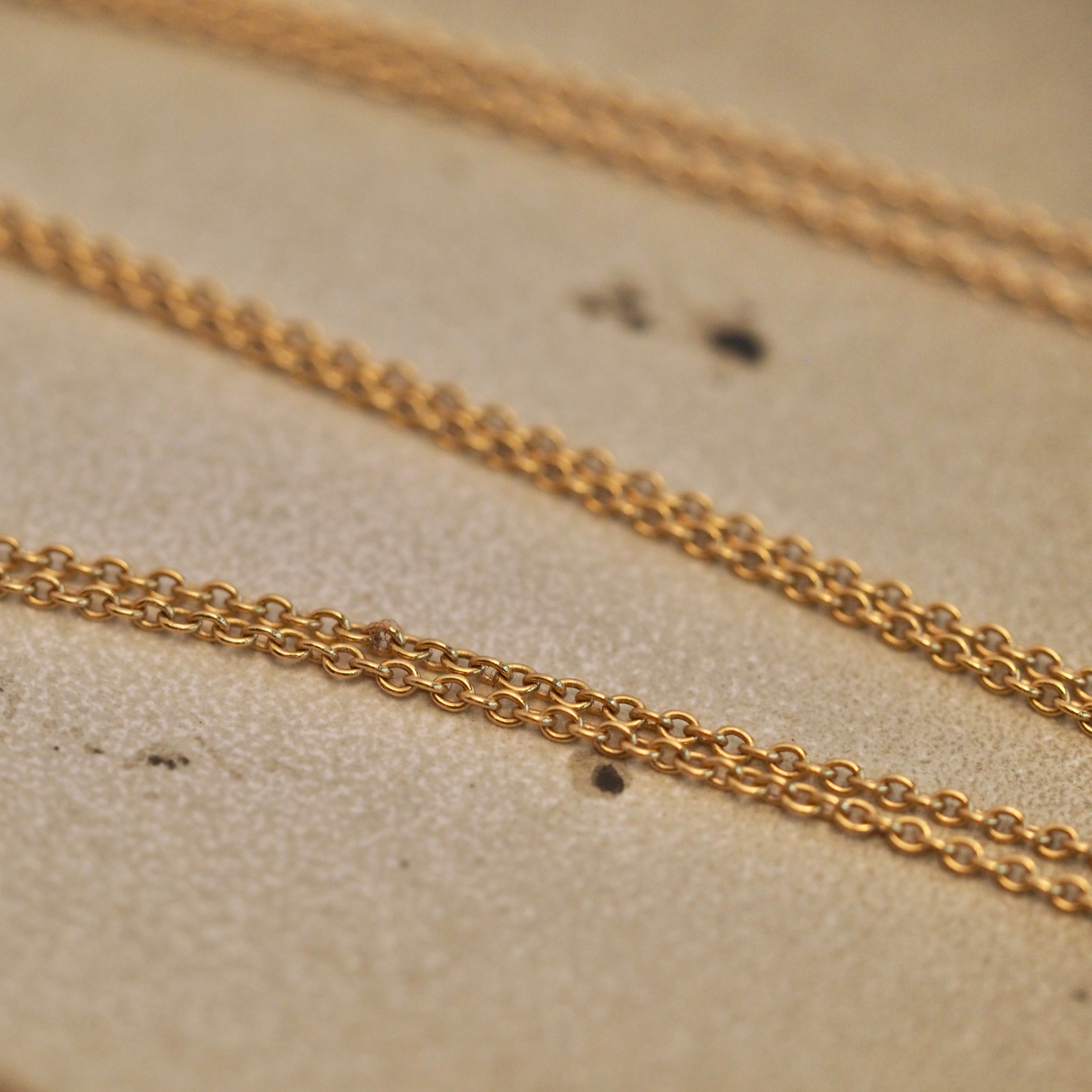 Vintage Tiffany & Co Elsa Peretti 18k Gold Teardrop Pendant and Chain Necklace