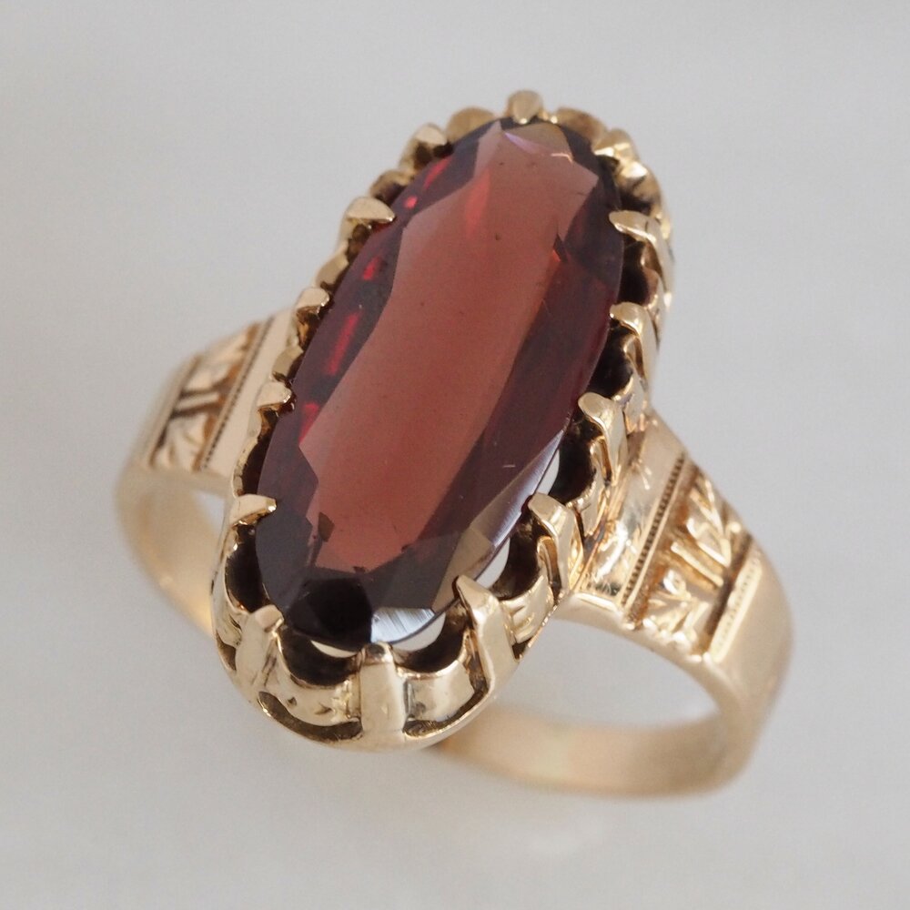 Antique Victorian 14k Gold Garnet Ring