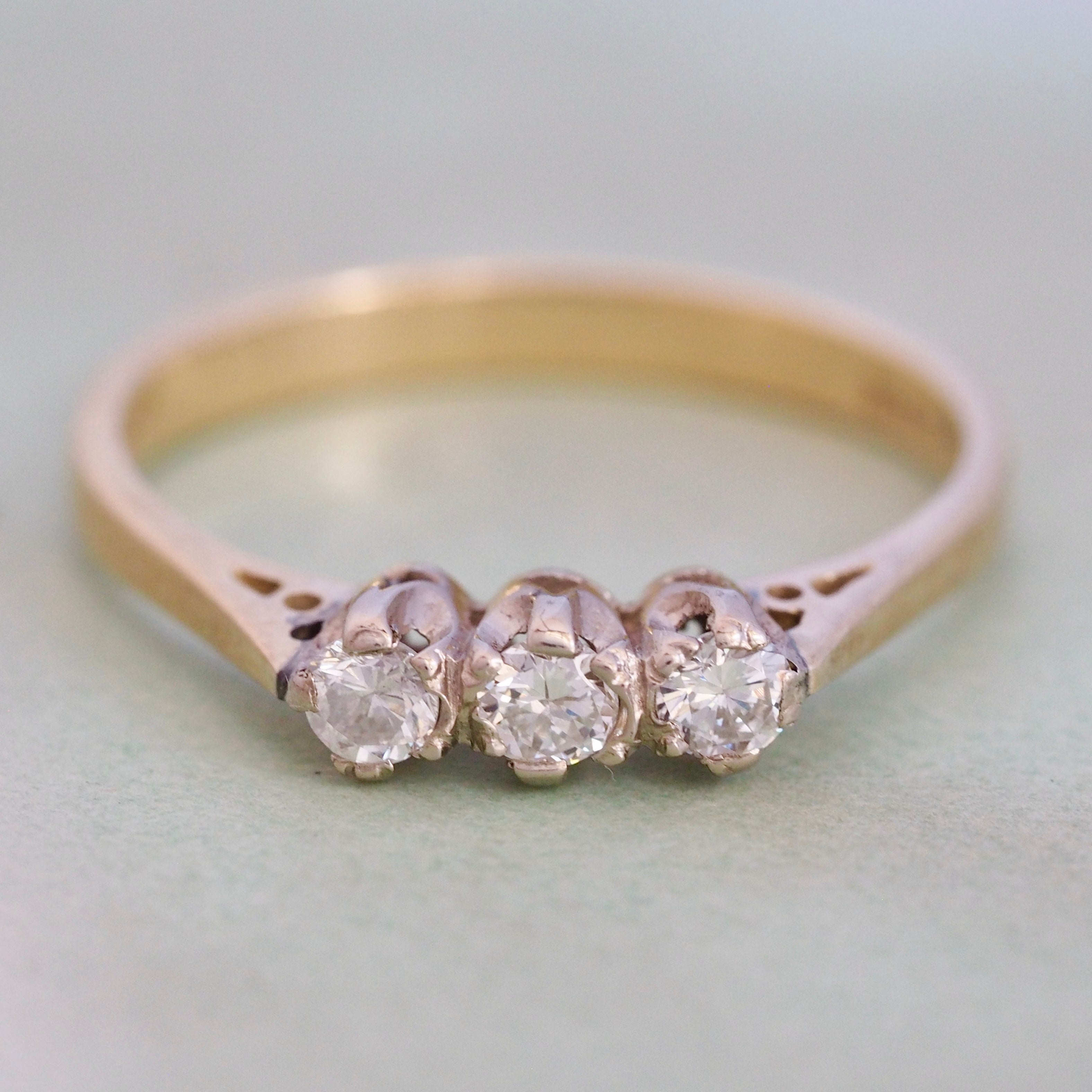 Vintage English Diamond Trilogy 18k Gold Ring