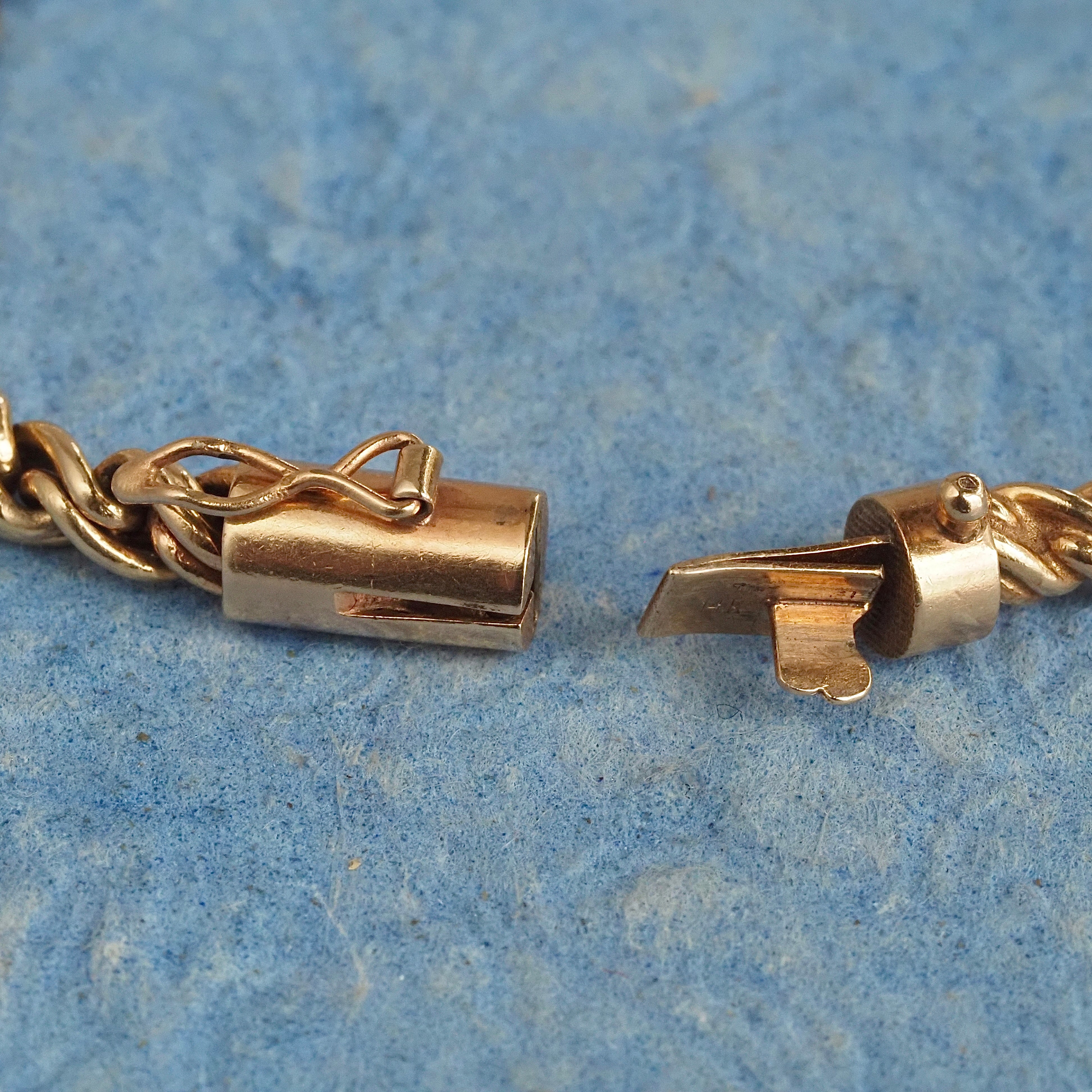 Vintage 14k Gold Rolling Rope Bracelet