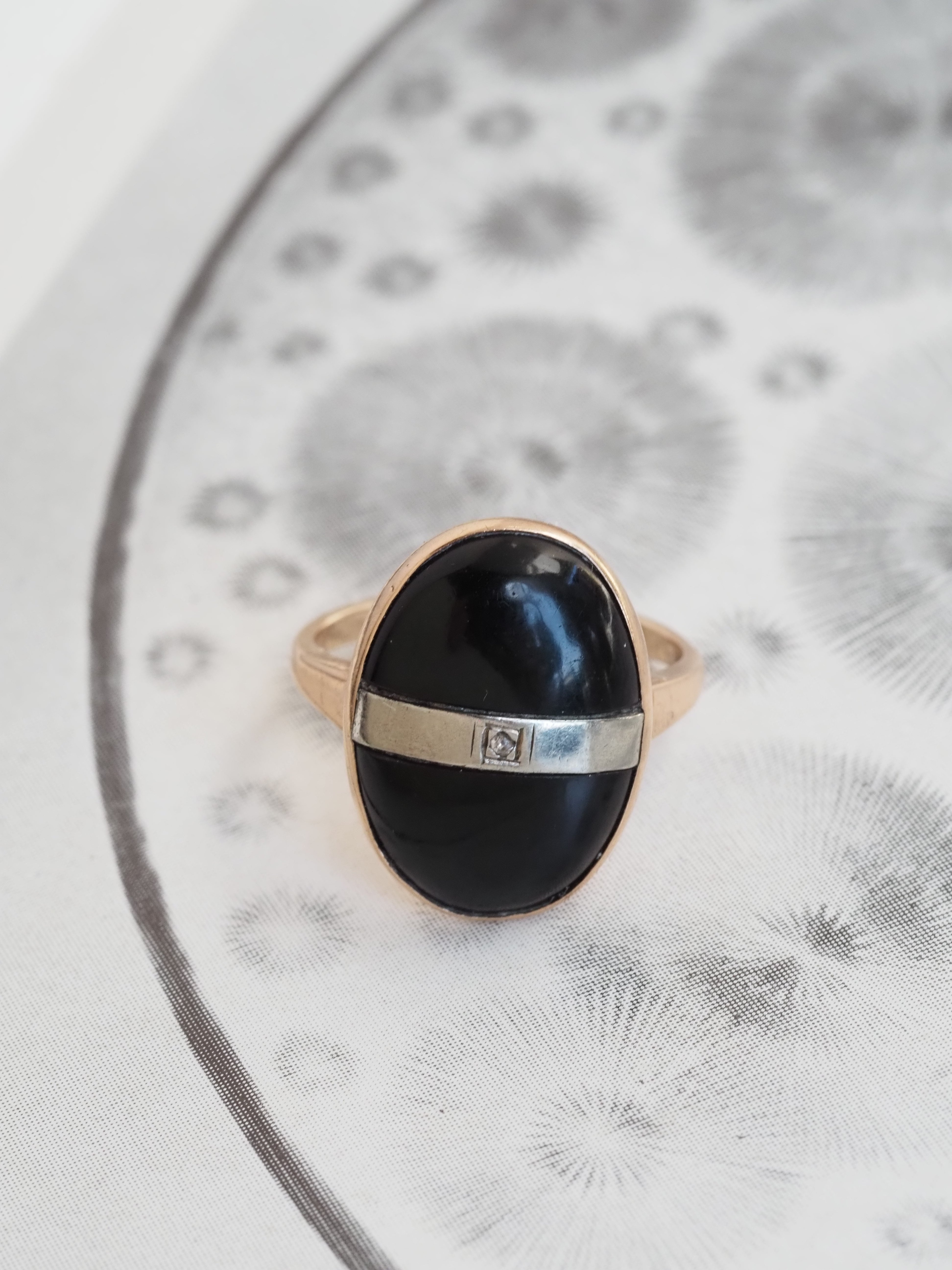 Vintage Late Deco 14k Gold Onyx Diamond Ring