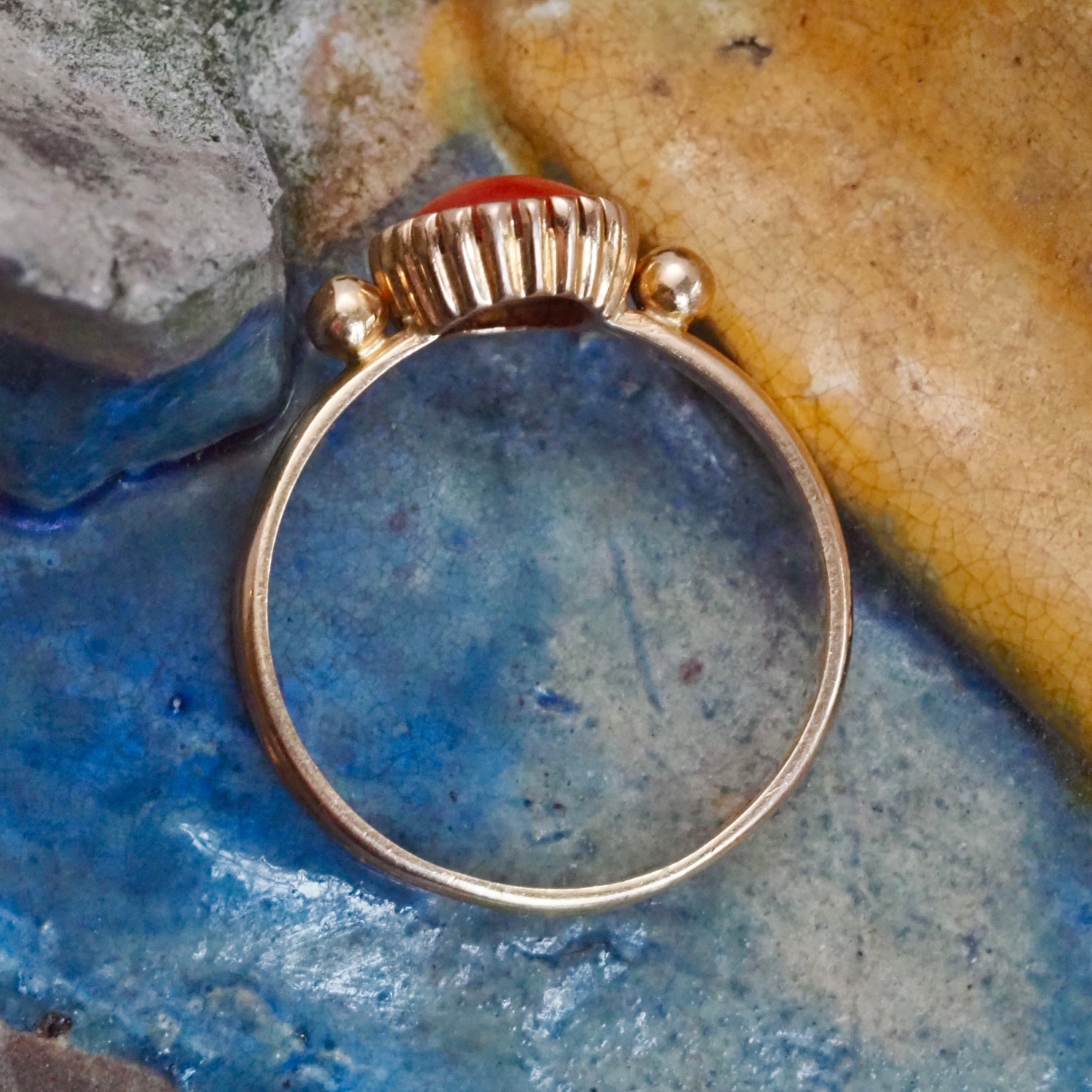 Antique Coral 18k Gold Ring