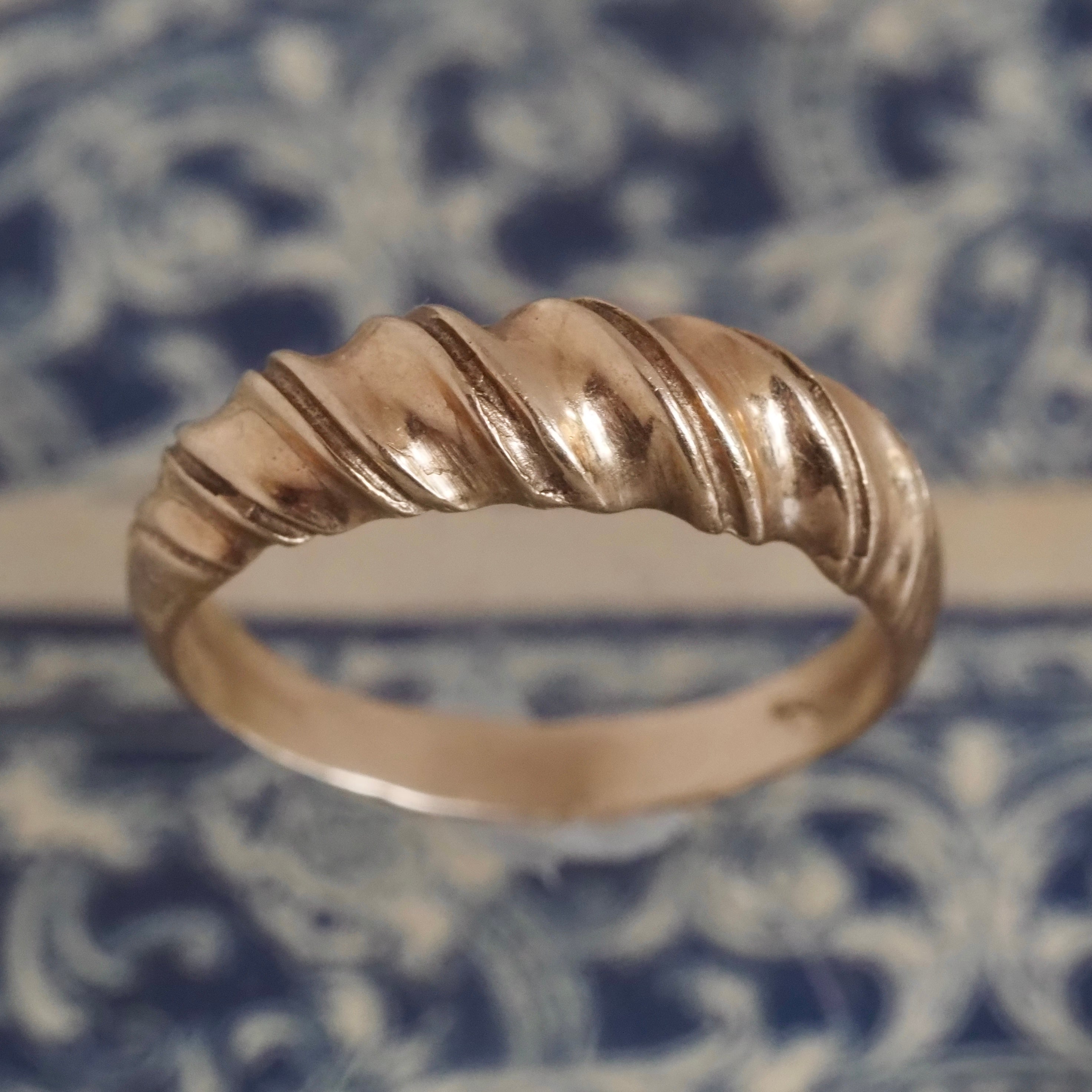 Vintage Shrimp 10k Gold Ring