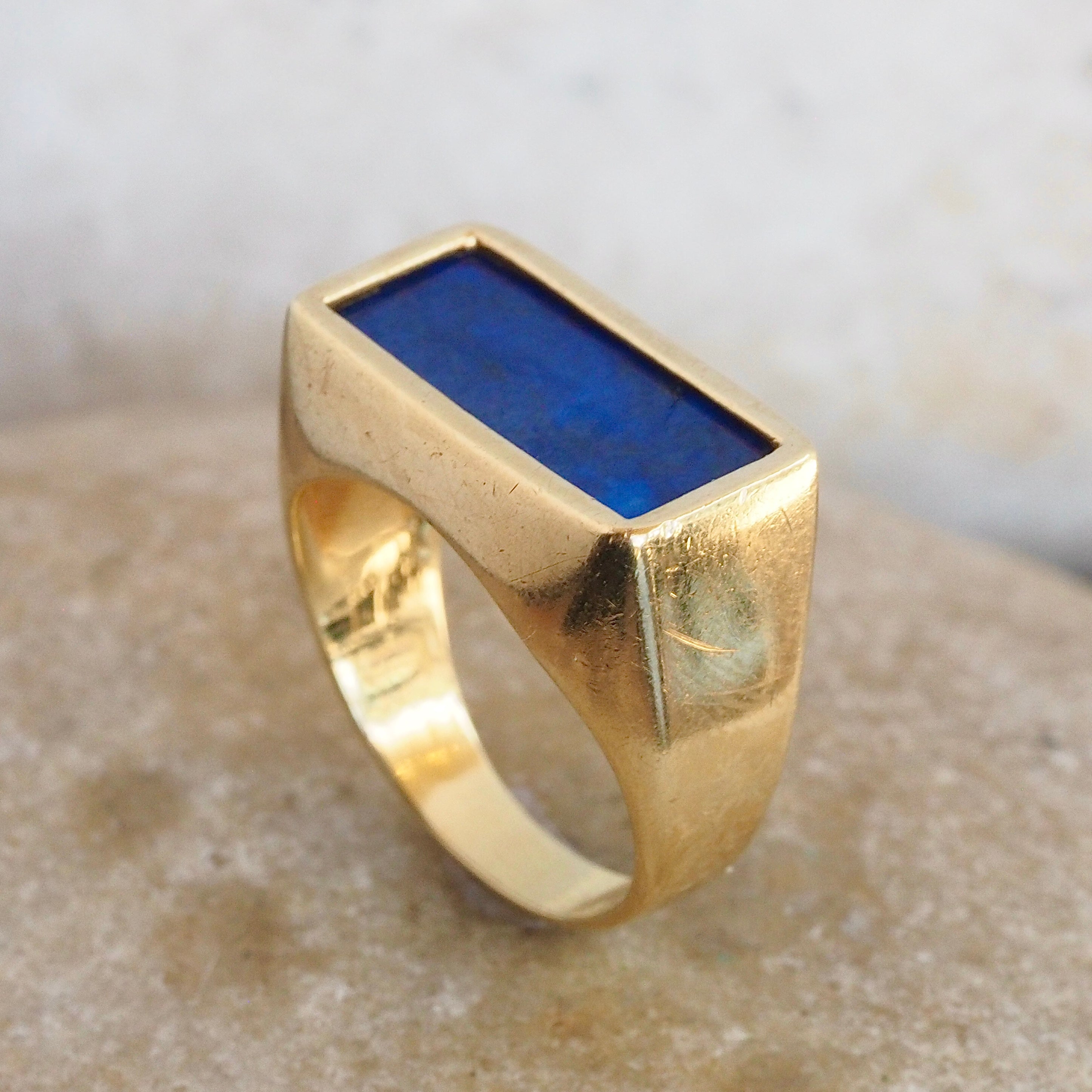 Vintage Modernist 18k Gold Lapis Ring