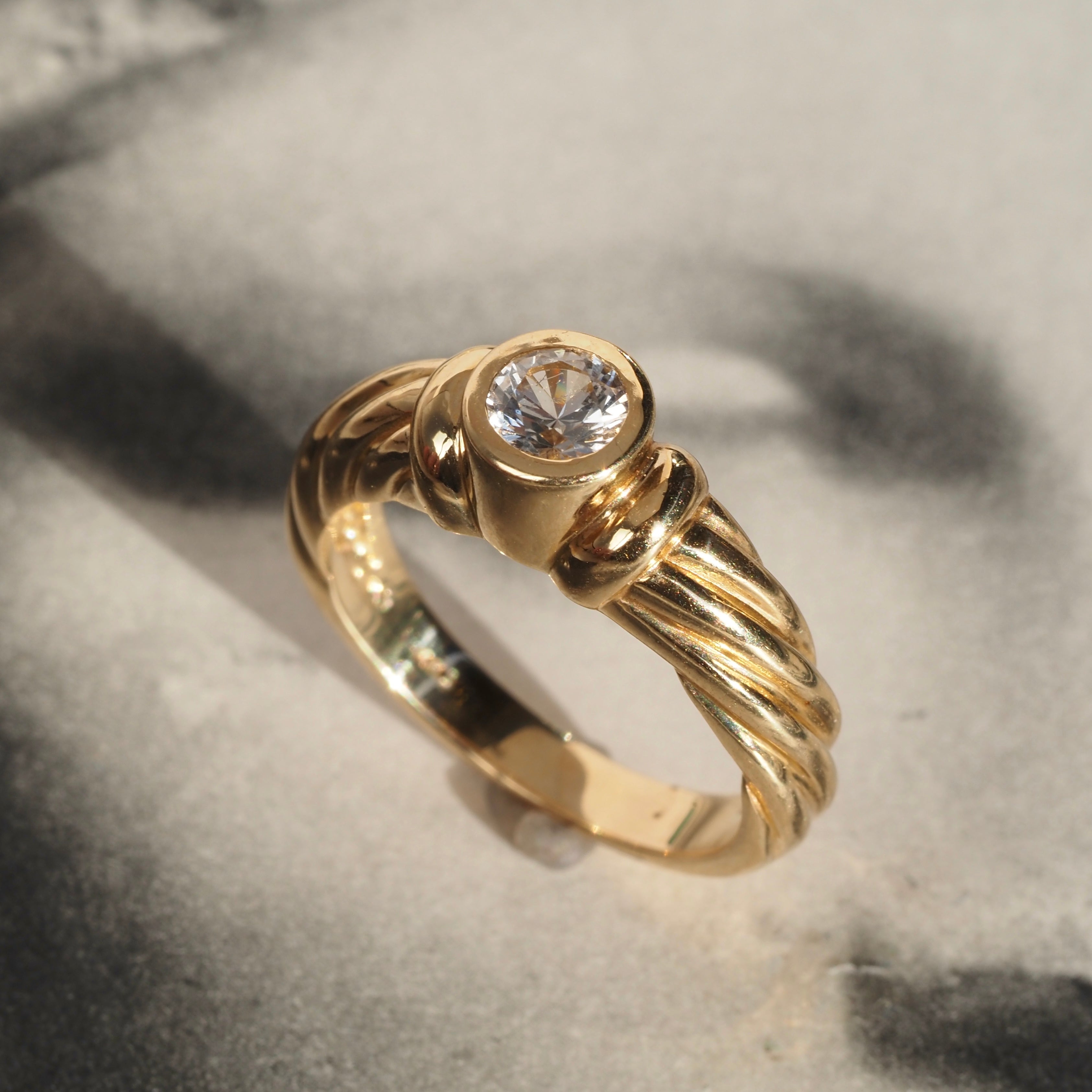 Vintage White Sapphire 14k Gold Ring