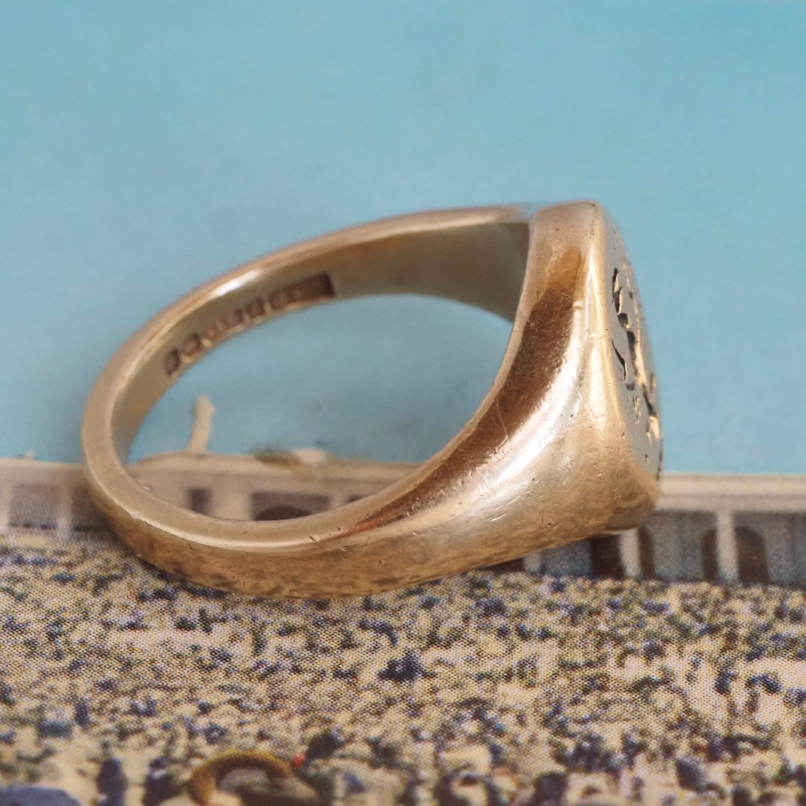 Vintage English c. 1965 Phoenix 9k Gold Signet Ring