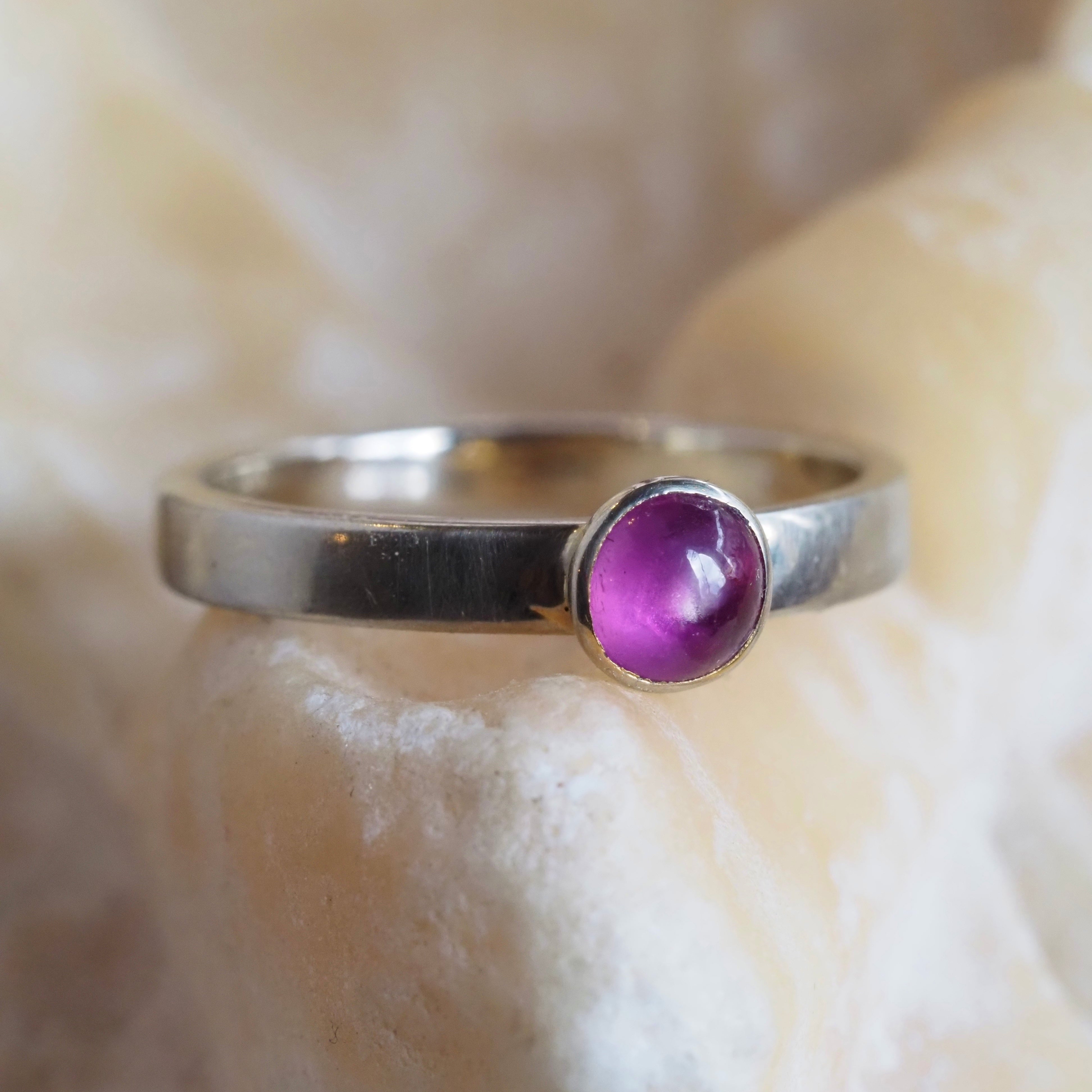 Vintage 14k White Gold Natural Star Ruby Ring