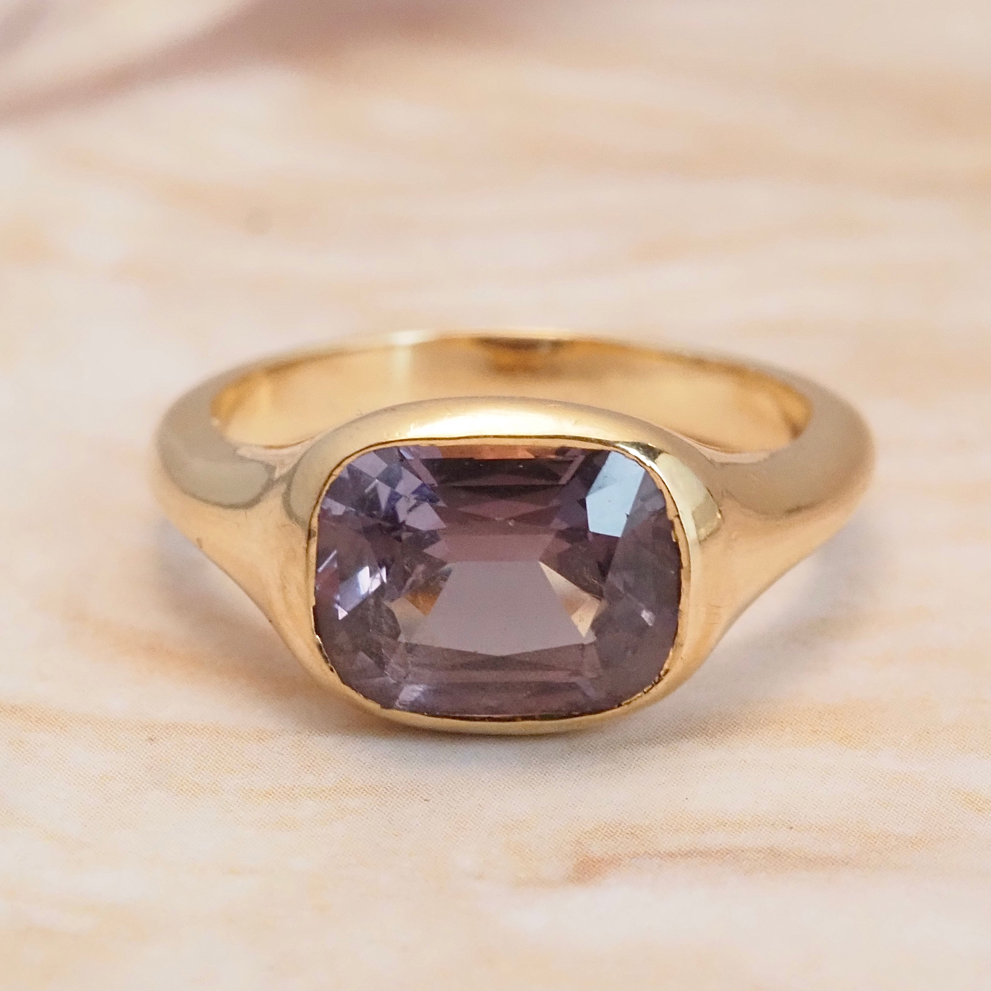 18k Gold Purple Spinel Signet Ring