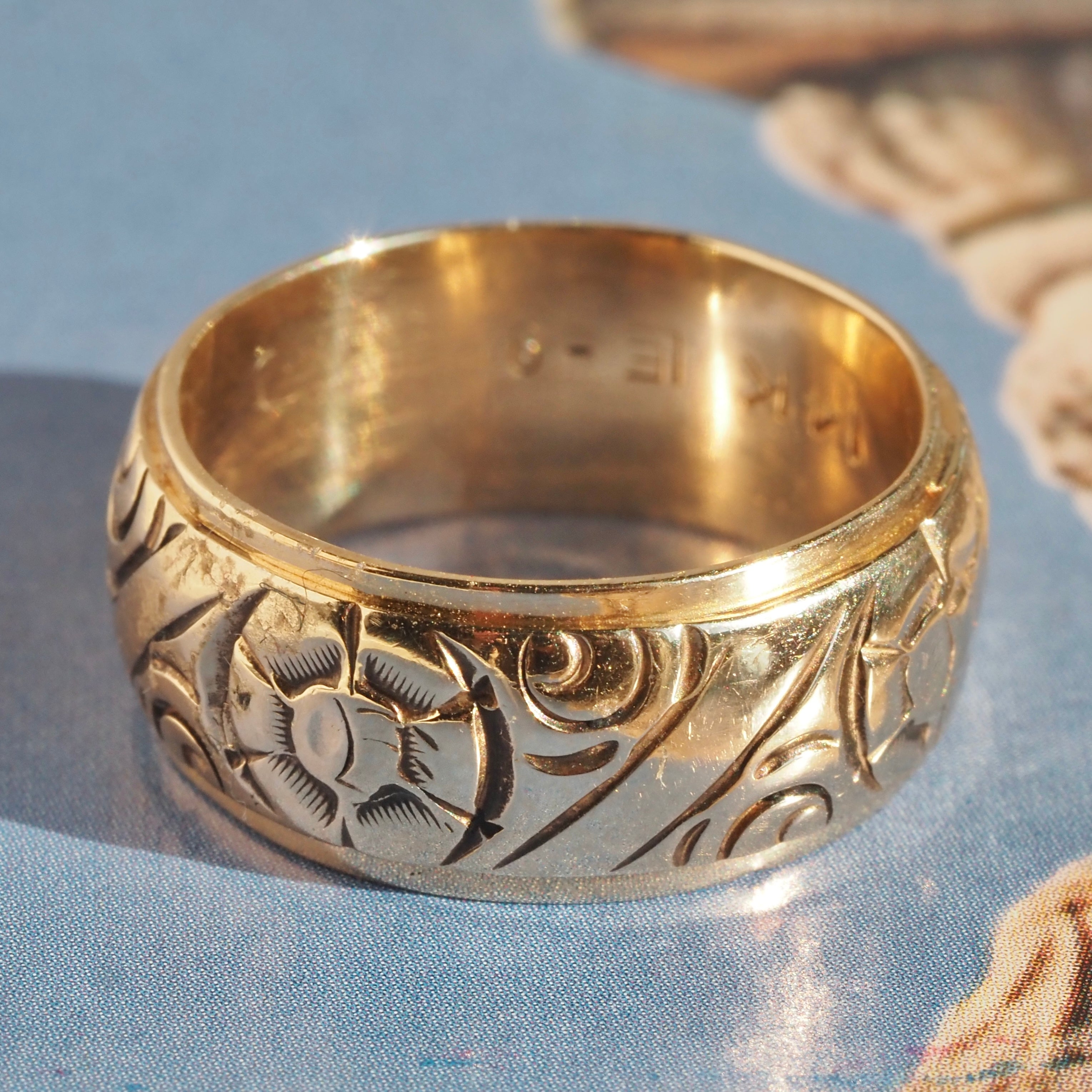 Vintage 14k Gold Floral Band