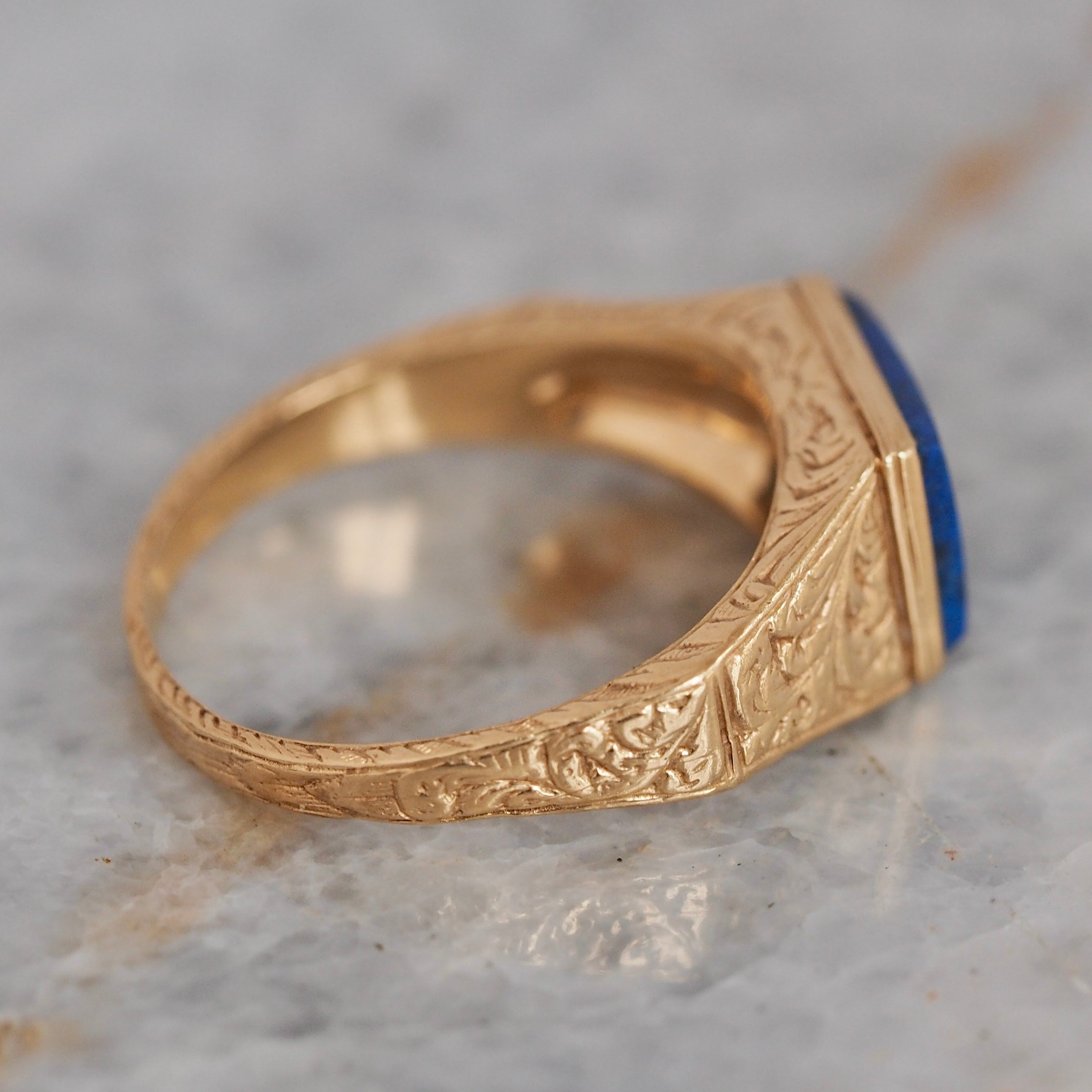 Vintage 14k Gold Lapis Ring