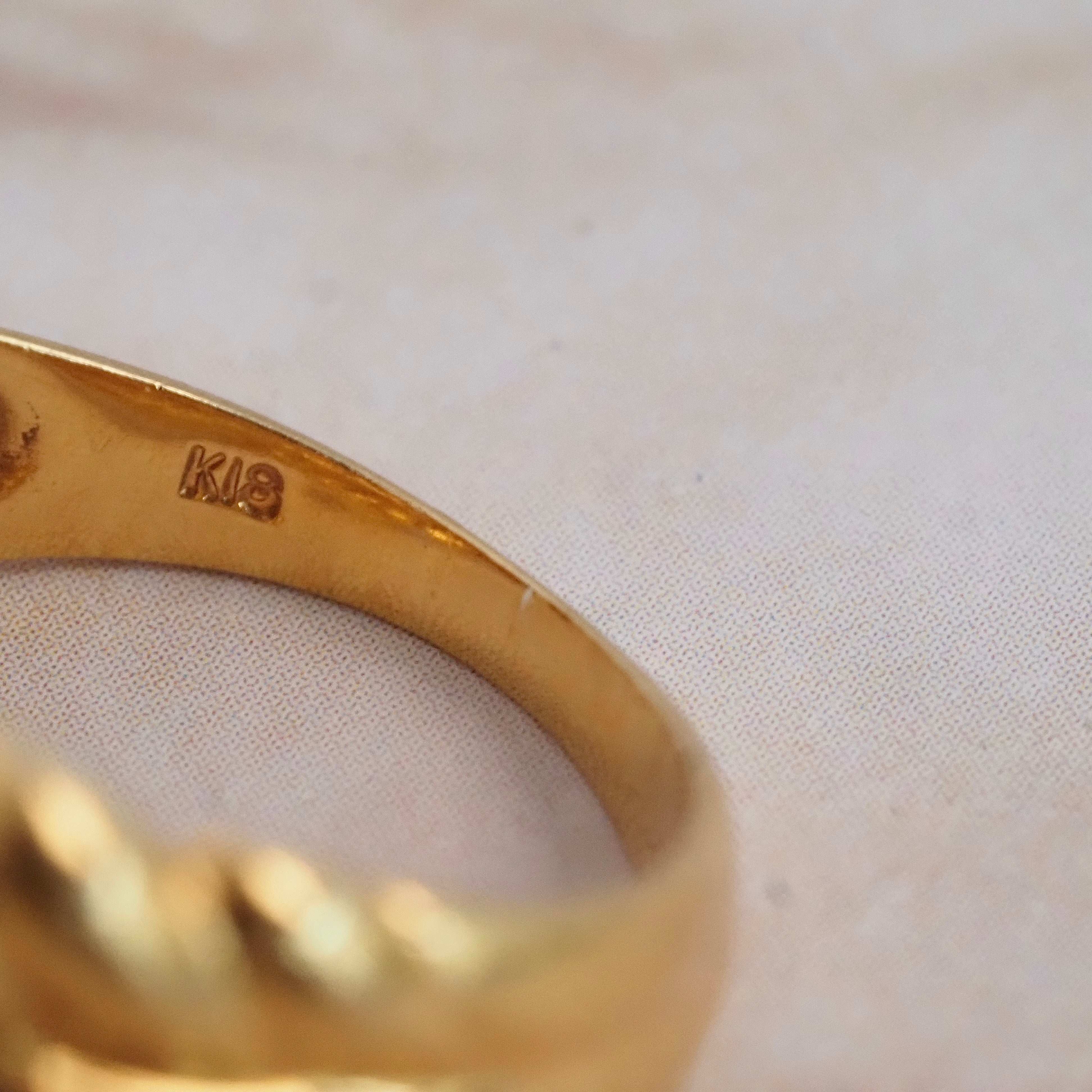 Vintage Twisty Domed 18k Gold Ring