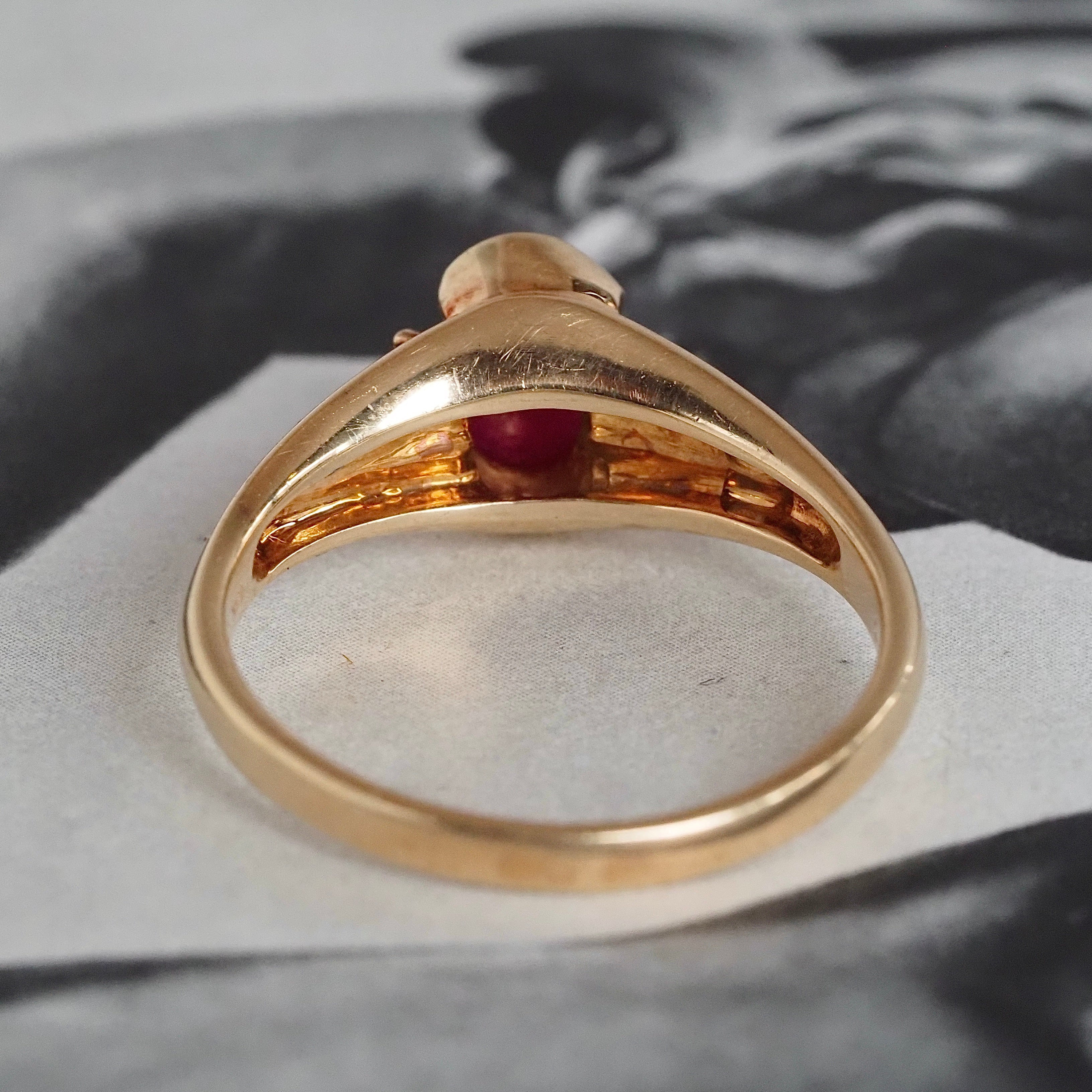 Vintage Natural Ruby Cabochon Trillion Cut Diamond 14k Gold Ring