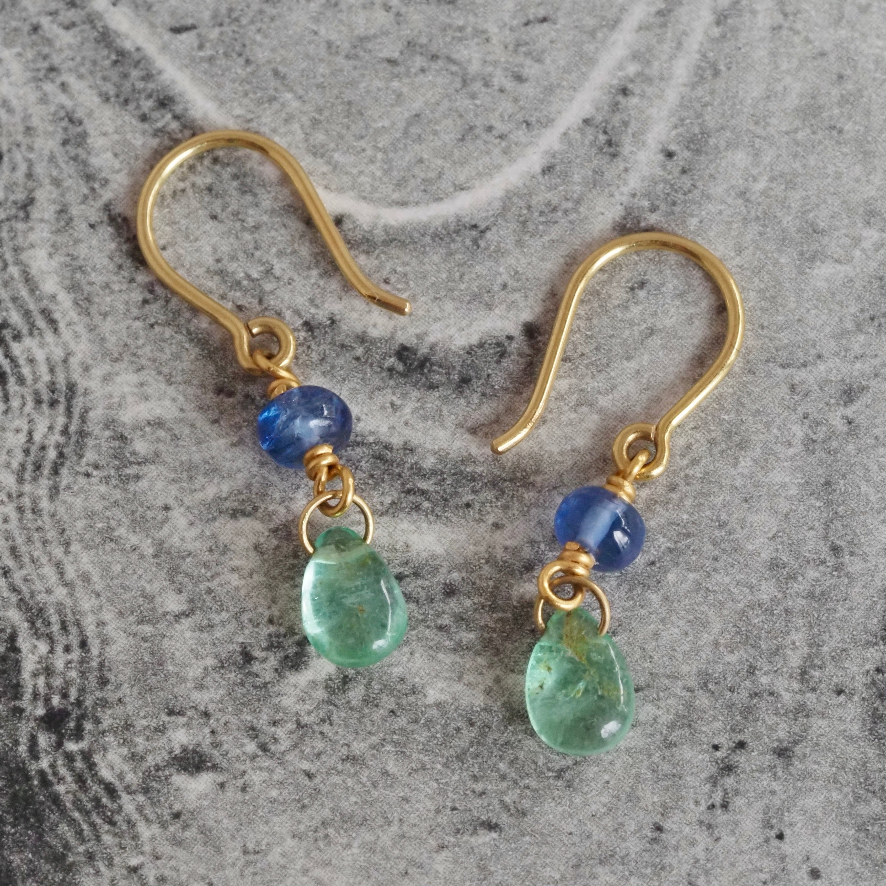Ancient Roman Style Emerald and Sapphire 18k Gold Dangle Earrings