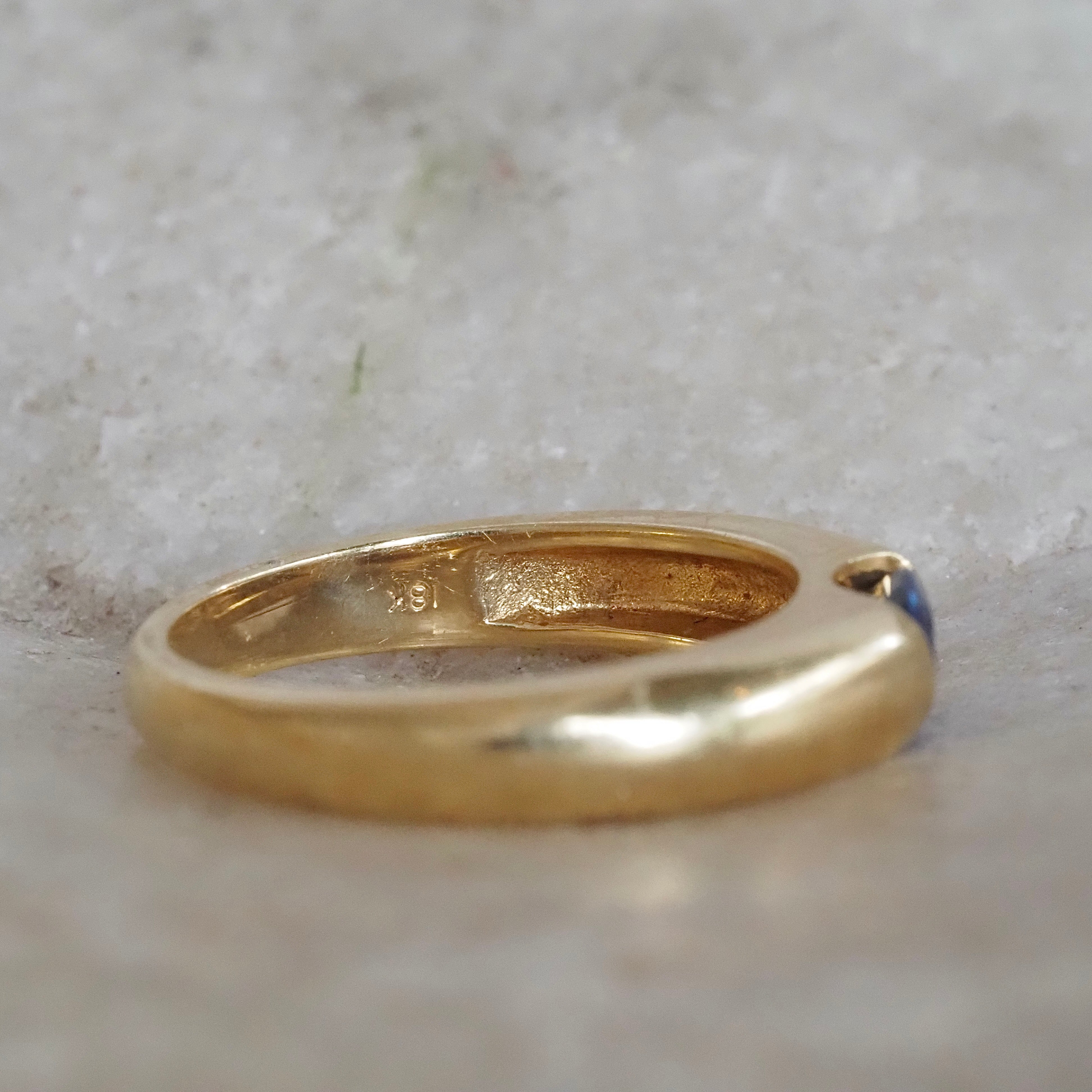 Vintage 18k Gold Sapphire Ring