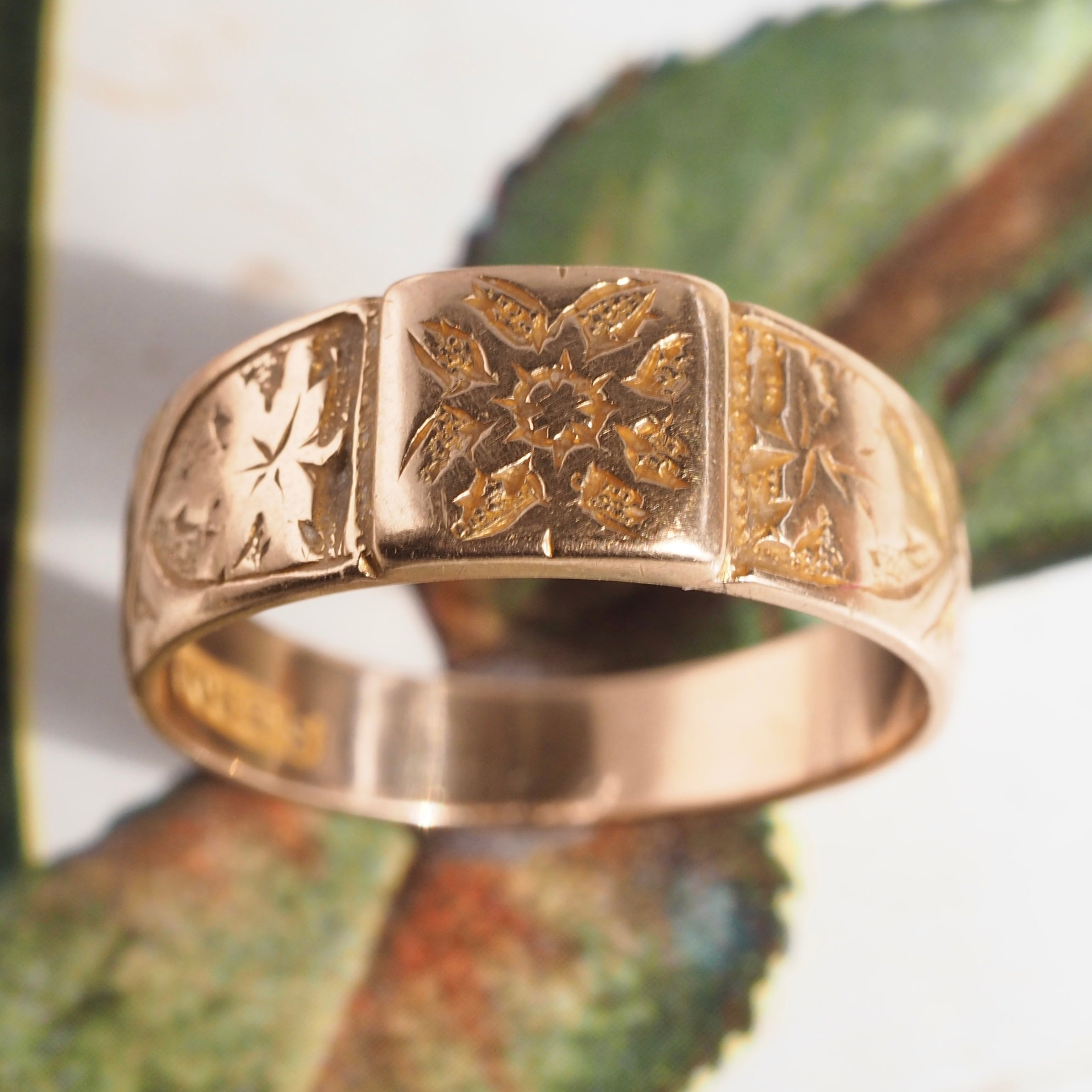 Antique Victorian English c. 1876 18k Gold Floral Signet Ring