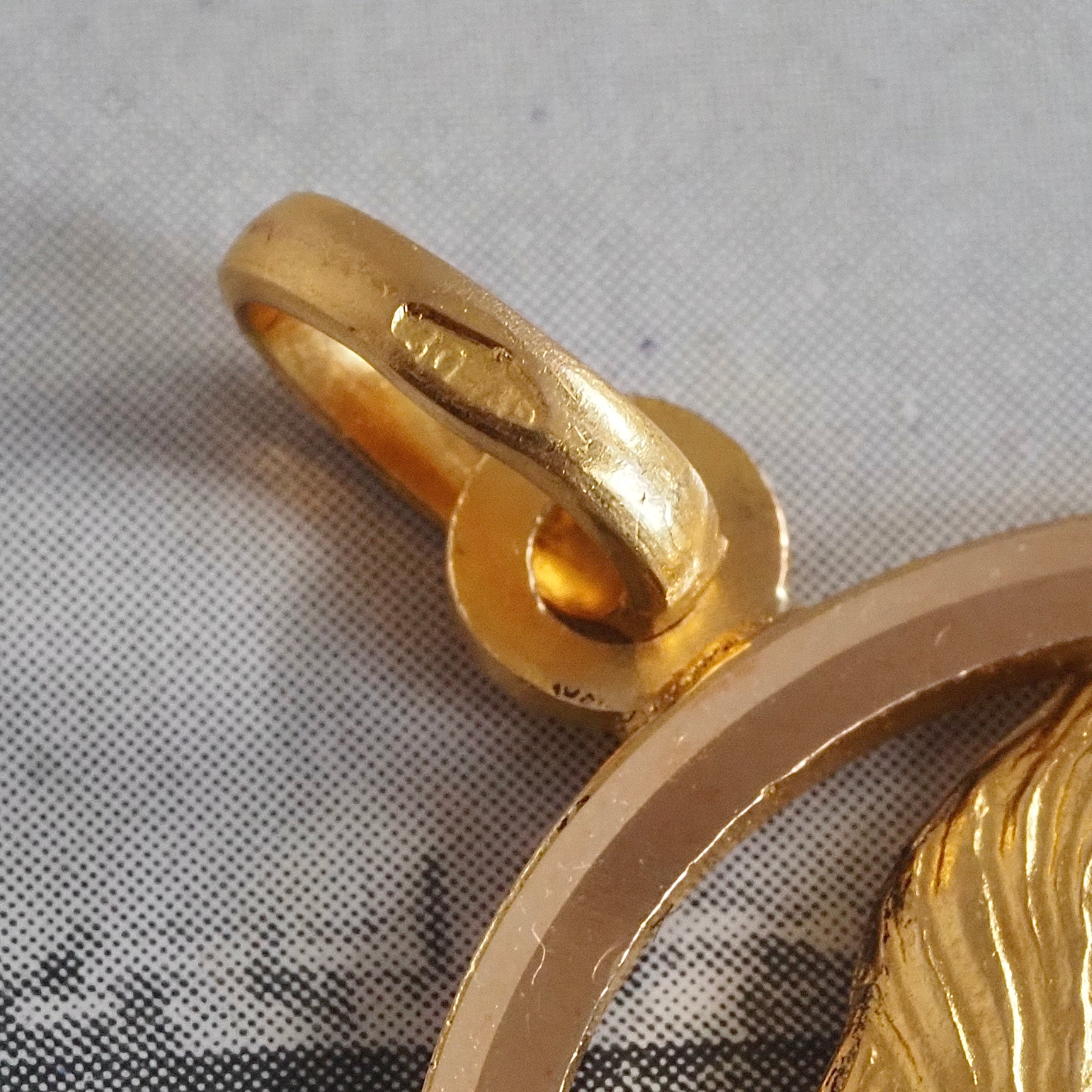 Vintage Italian Fortuna Bloomed 18k Gold Pendant
