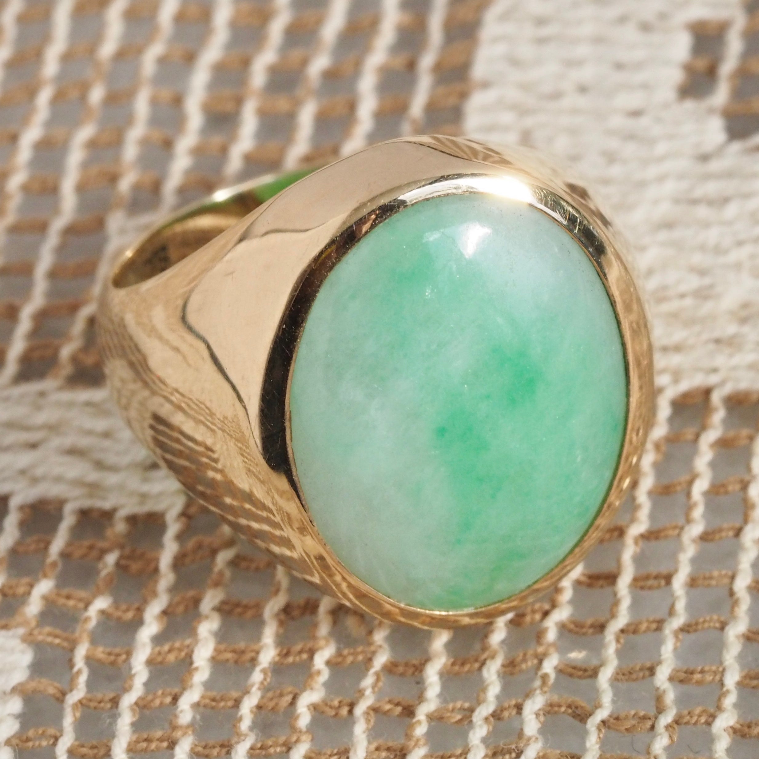 Vintage 14k Gold Moss in Snow Jadeite Ring