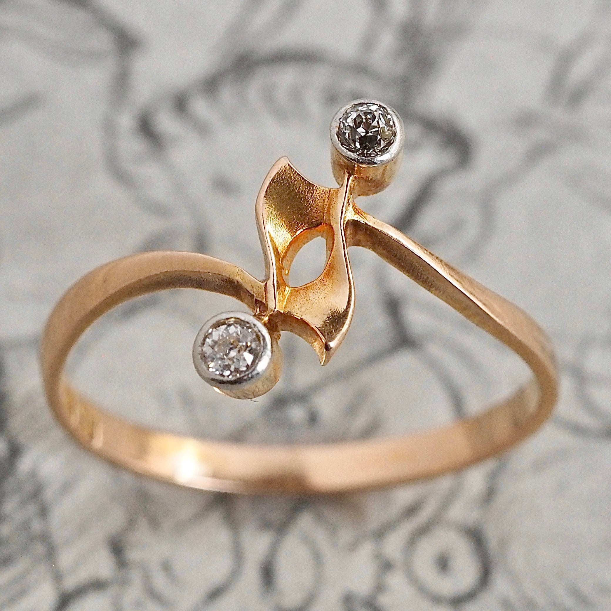 Antique German Art Deco 14k Gold Old Mine Cut Diamond Moi et Toi Ring