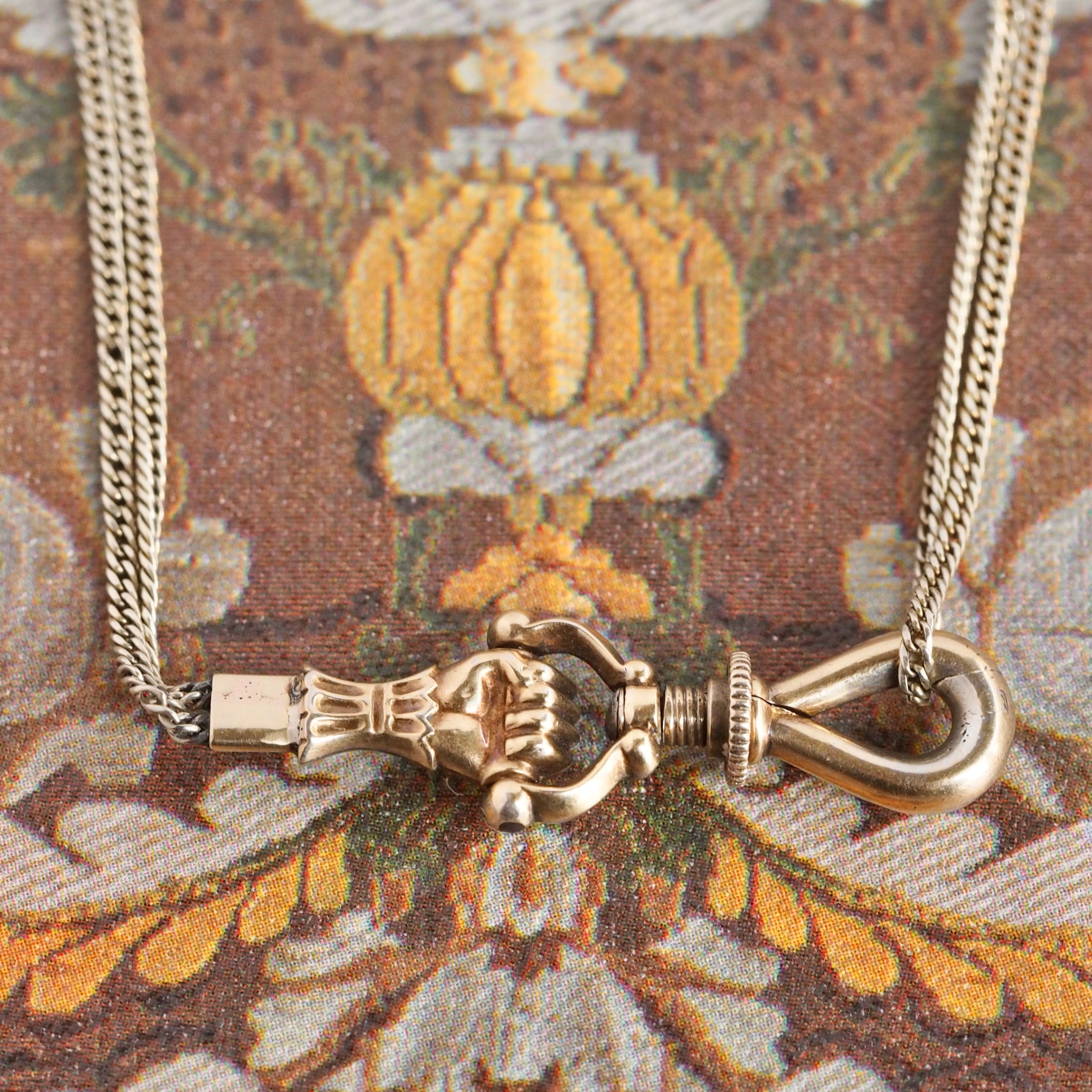 Antique Georgian 14k Gold Hand Holding Threaded Swivel Clasp Chain