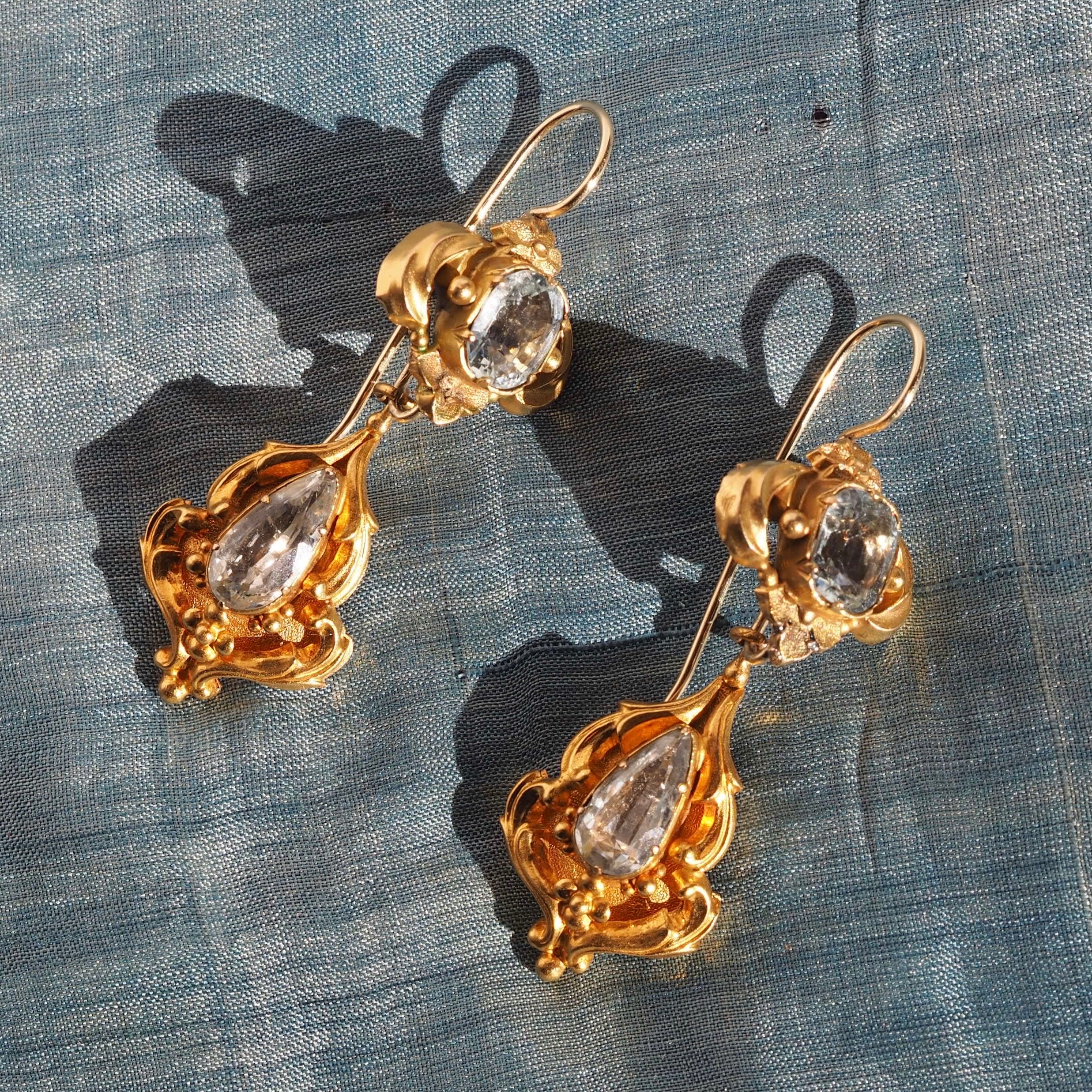 Antique Georgian Regency Style Aquamarine and Topaz Demi-Parure Suite of Gold Earrings and Pendant/Brooch