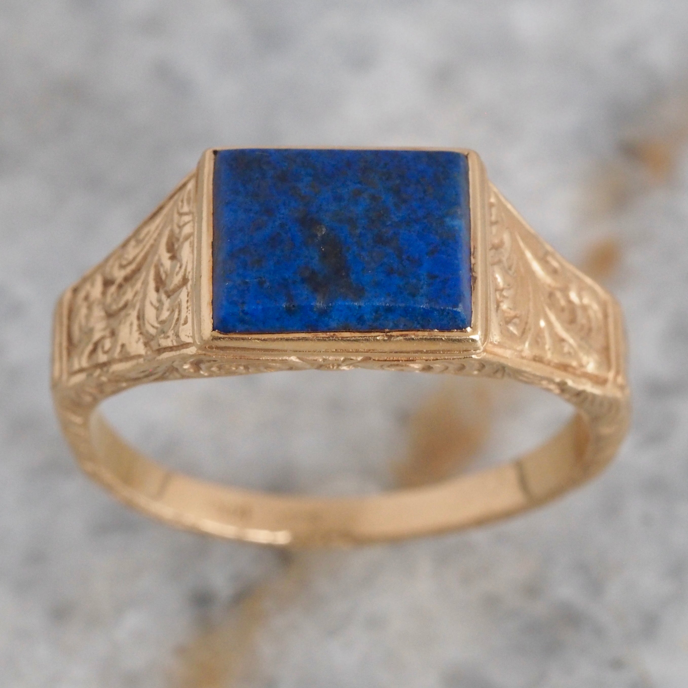 Vintage 14k Gold Lapis Ring