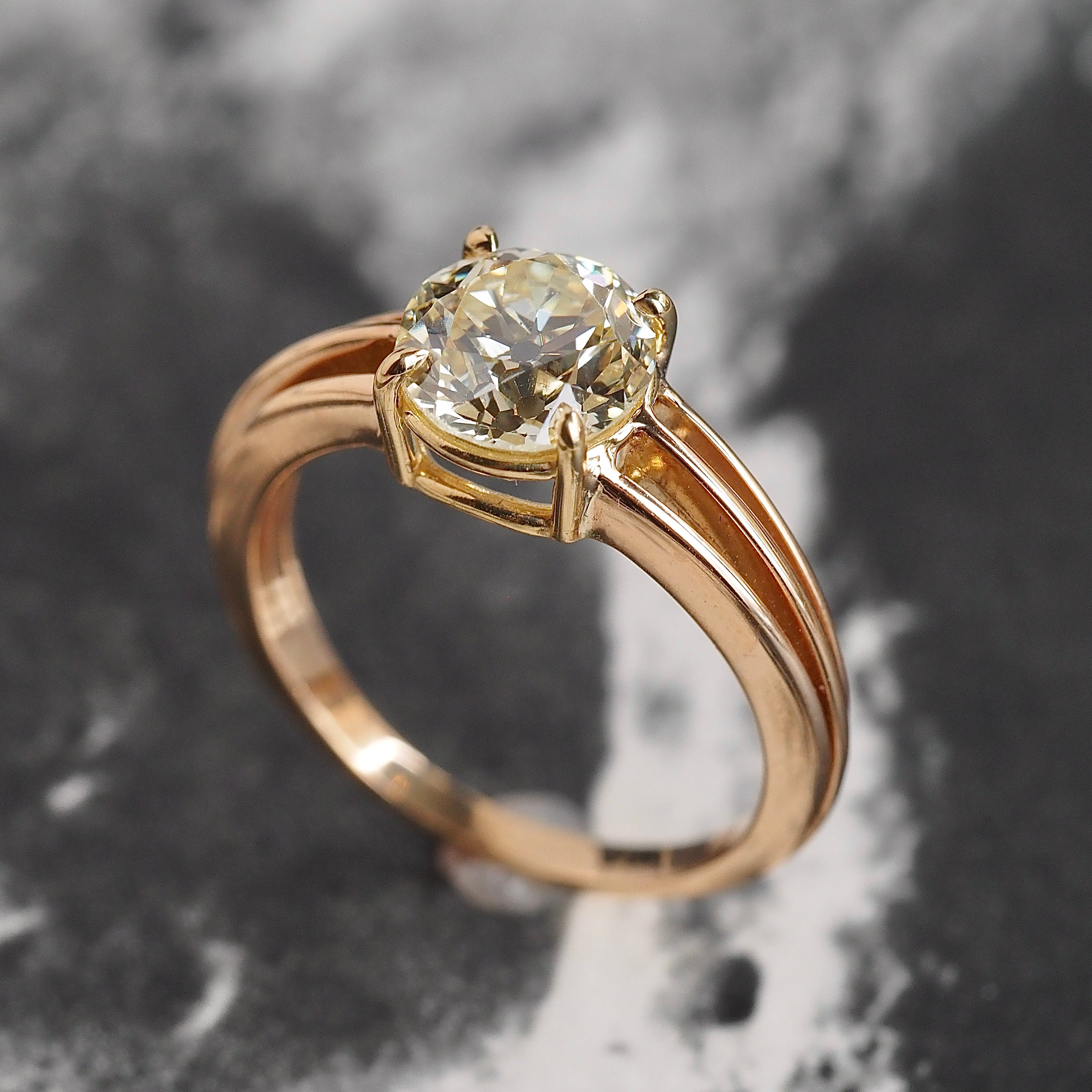 1.72ct Old European Cut Diamond 18k Gold Vintage Ring