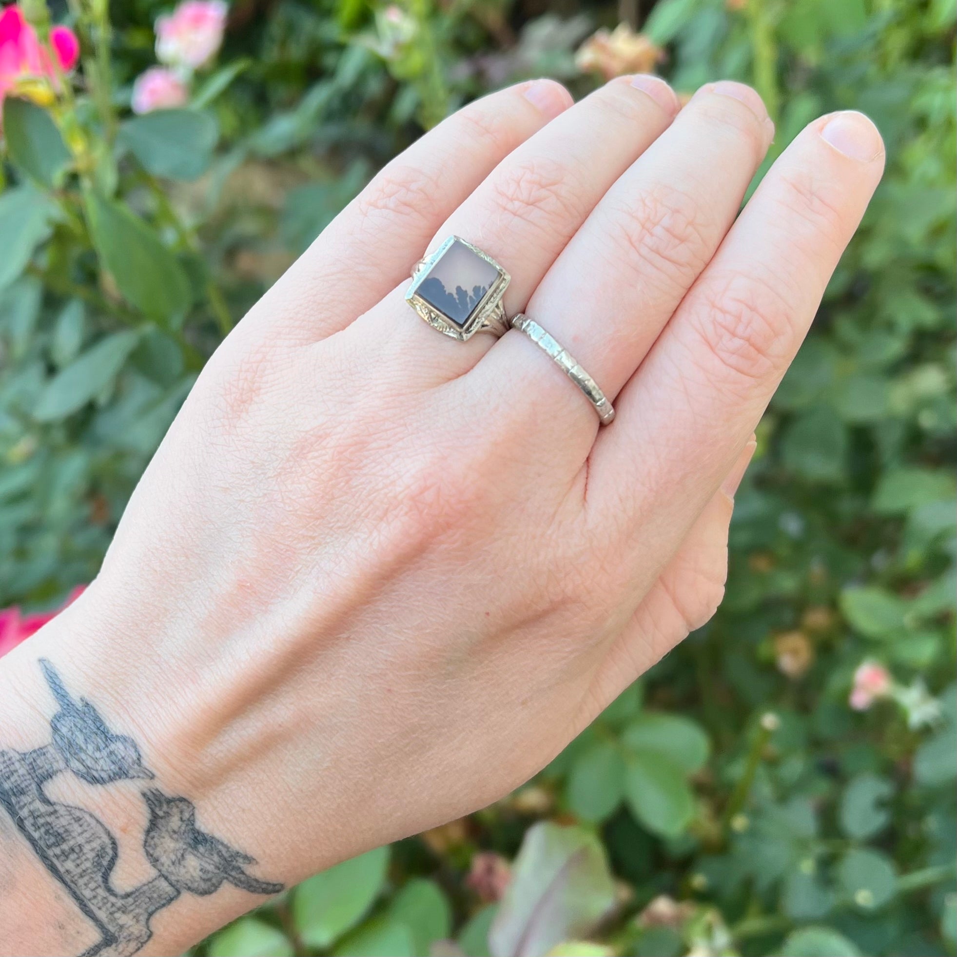 Antique Art Deco 10k White Gold Agate Ring