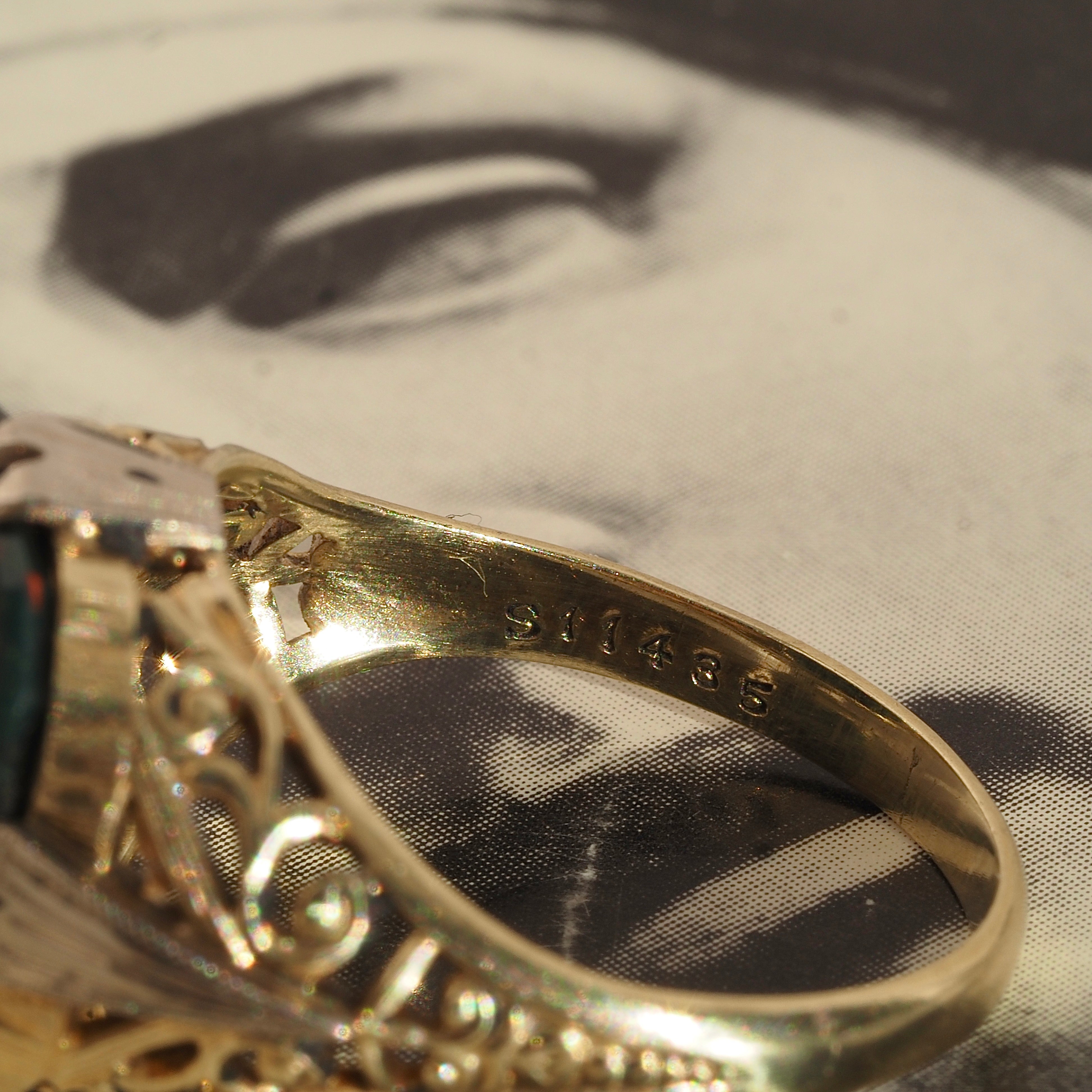 Antique Bloodstone 14k Gold Two-Tone Filigree Ring