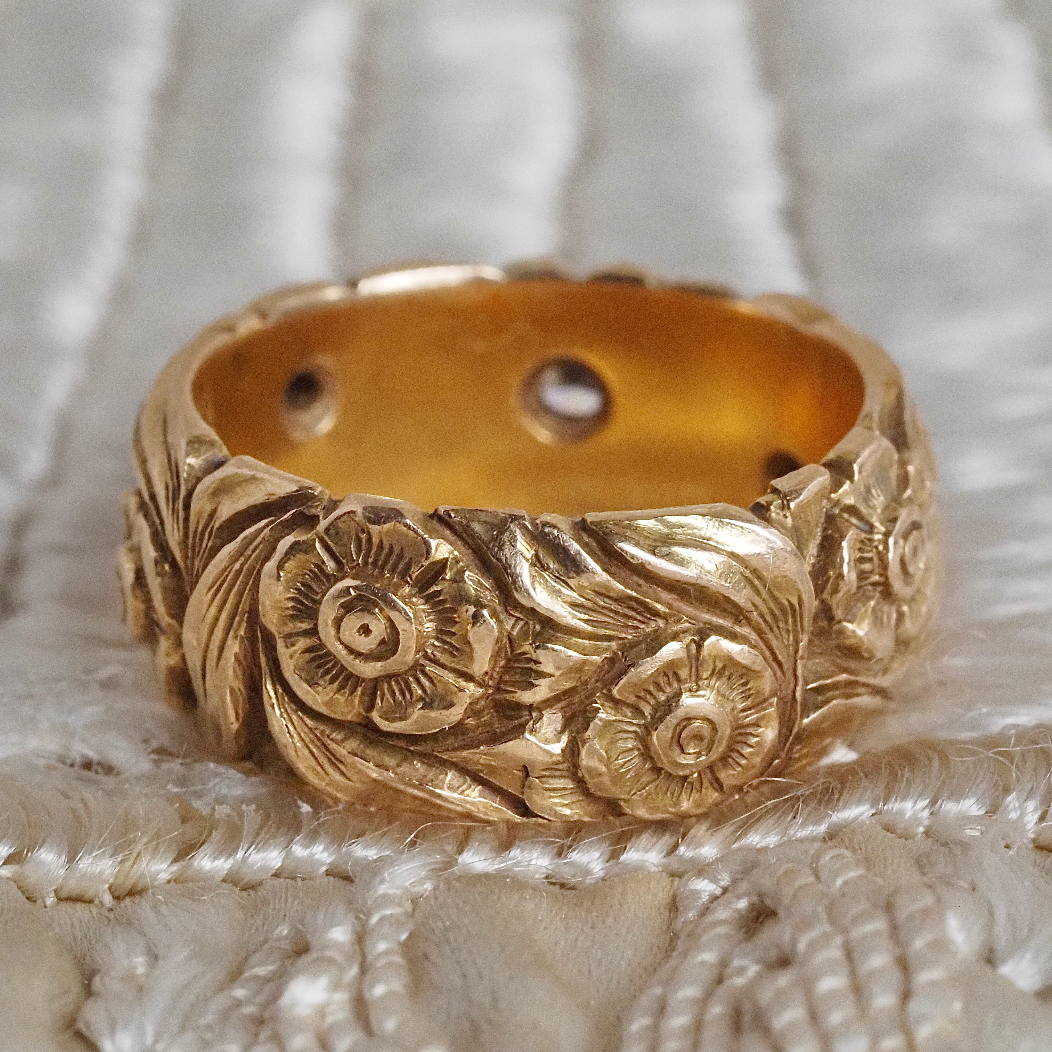 Antique Floral Diamond 14k Gold Wide Band