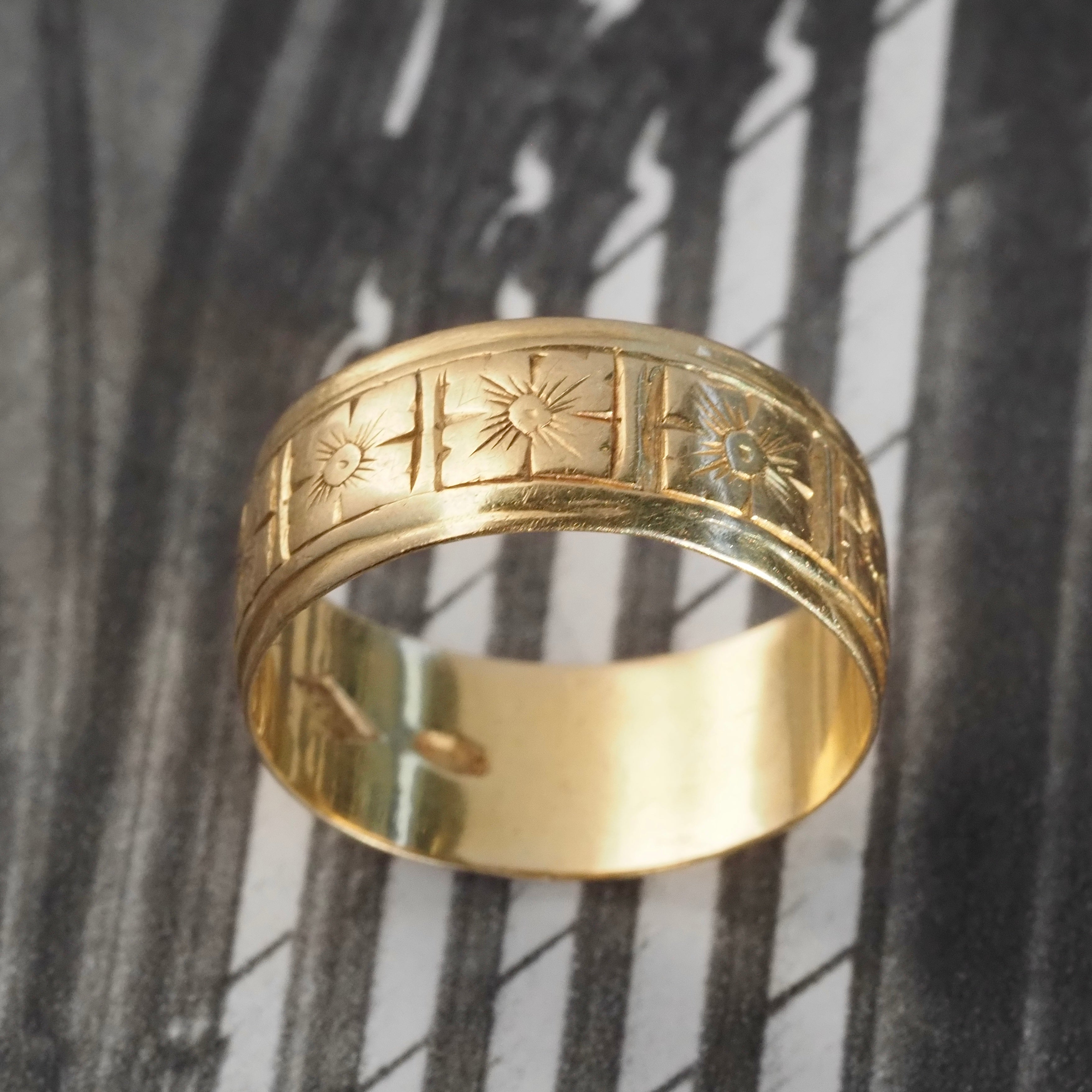 Antique Victorian Wide Orange Blossom 18k Gold Cigar Band