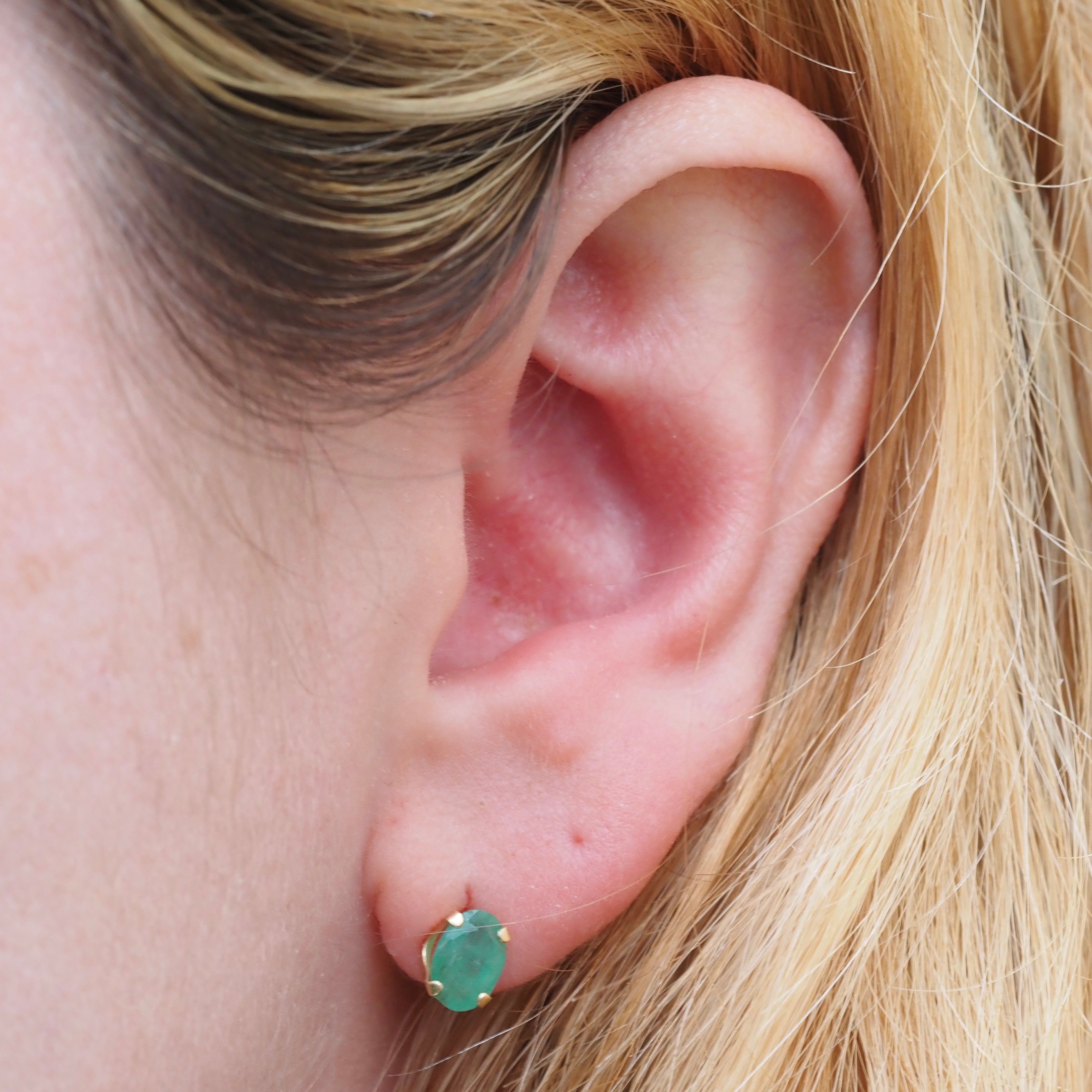 Vintage 14k Gold Emerald Studs