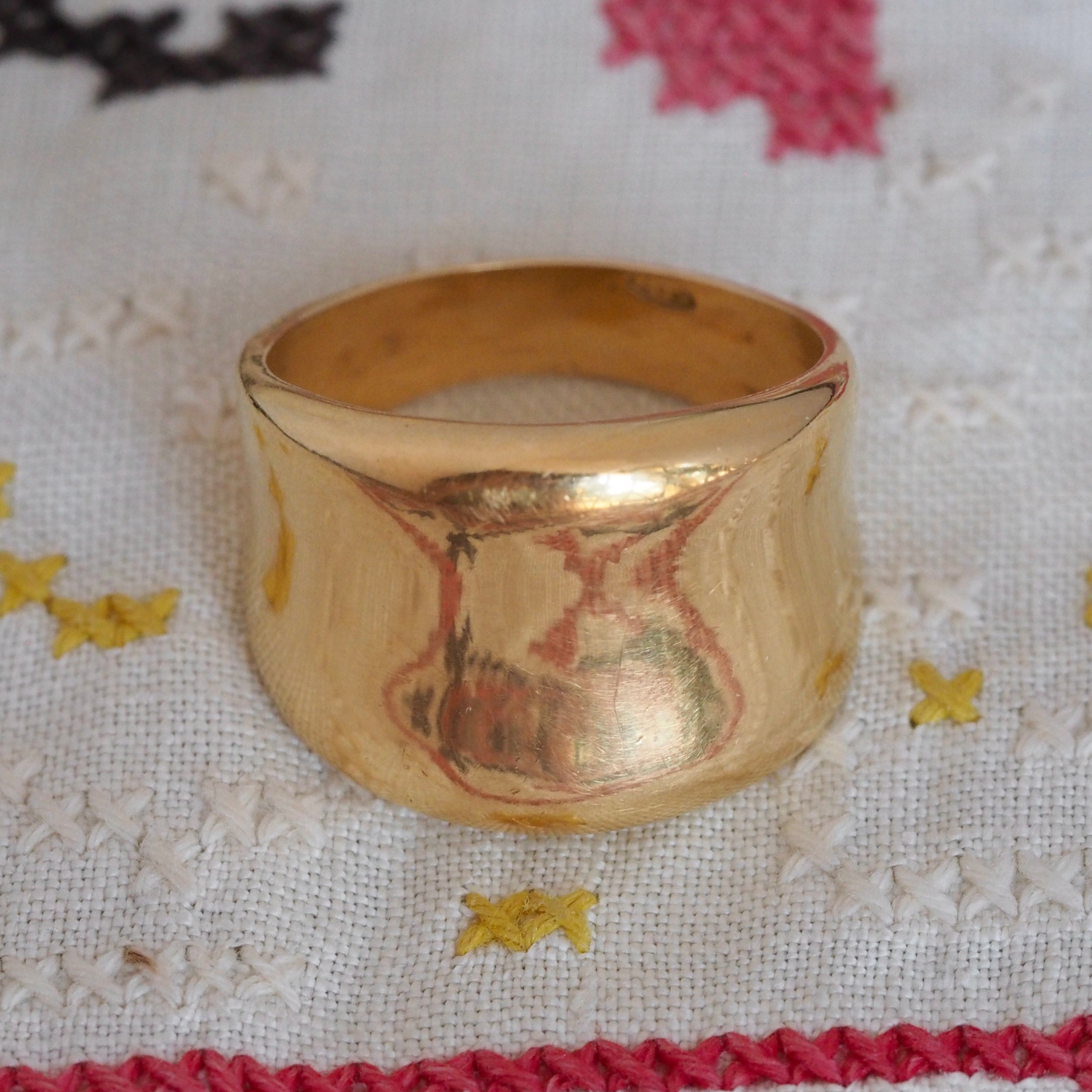 Vintage Portuguese 19k Gold Modernist Melty Band