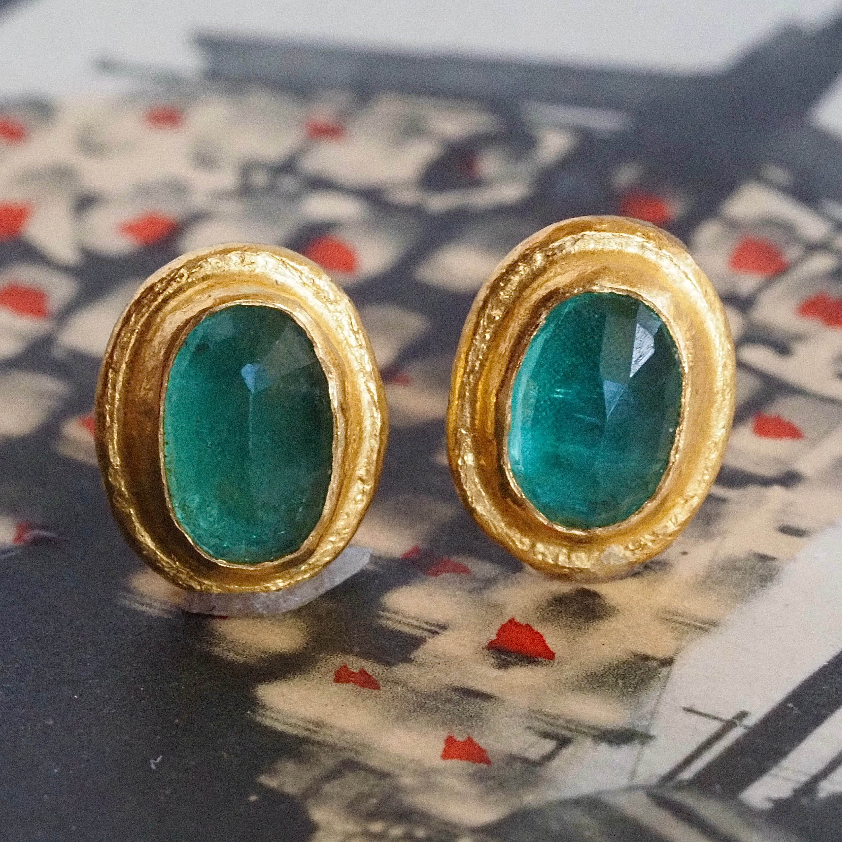 Vintage 23k Gold Rose Cut Emerald Bezel Set Studs