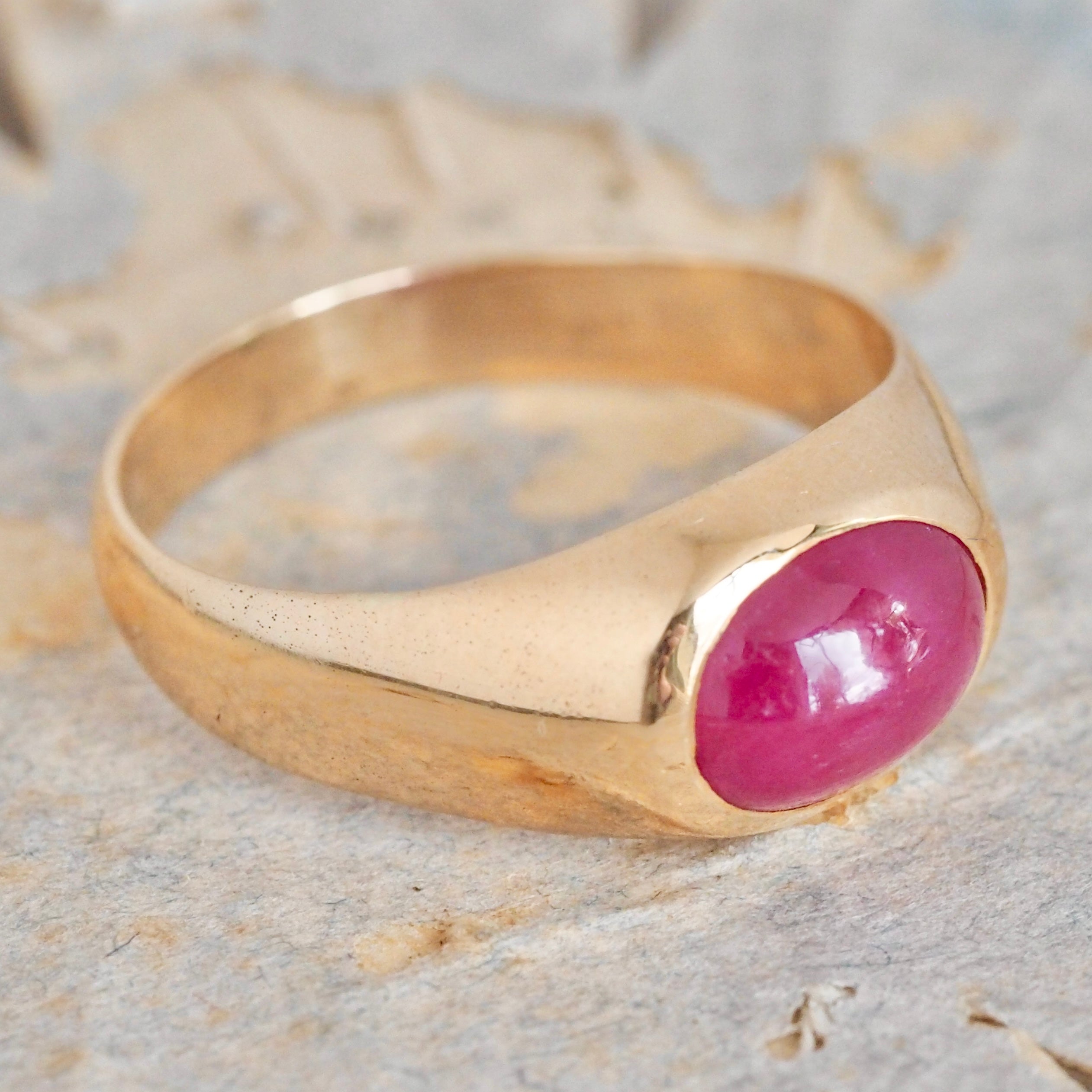 Vintage 14k Gold Natural Ruby East West Dome Ring