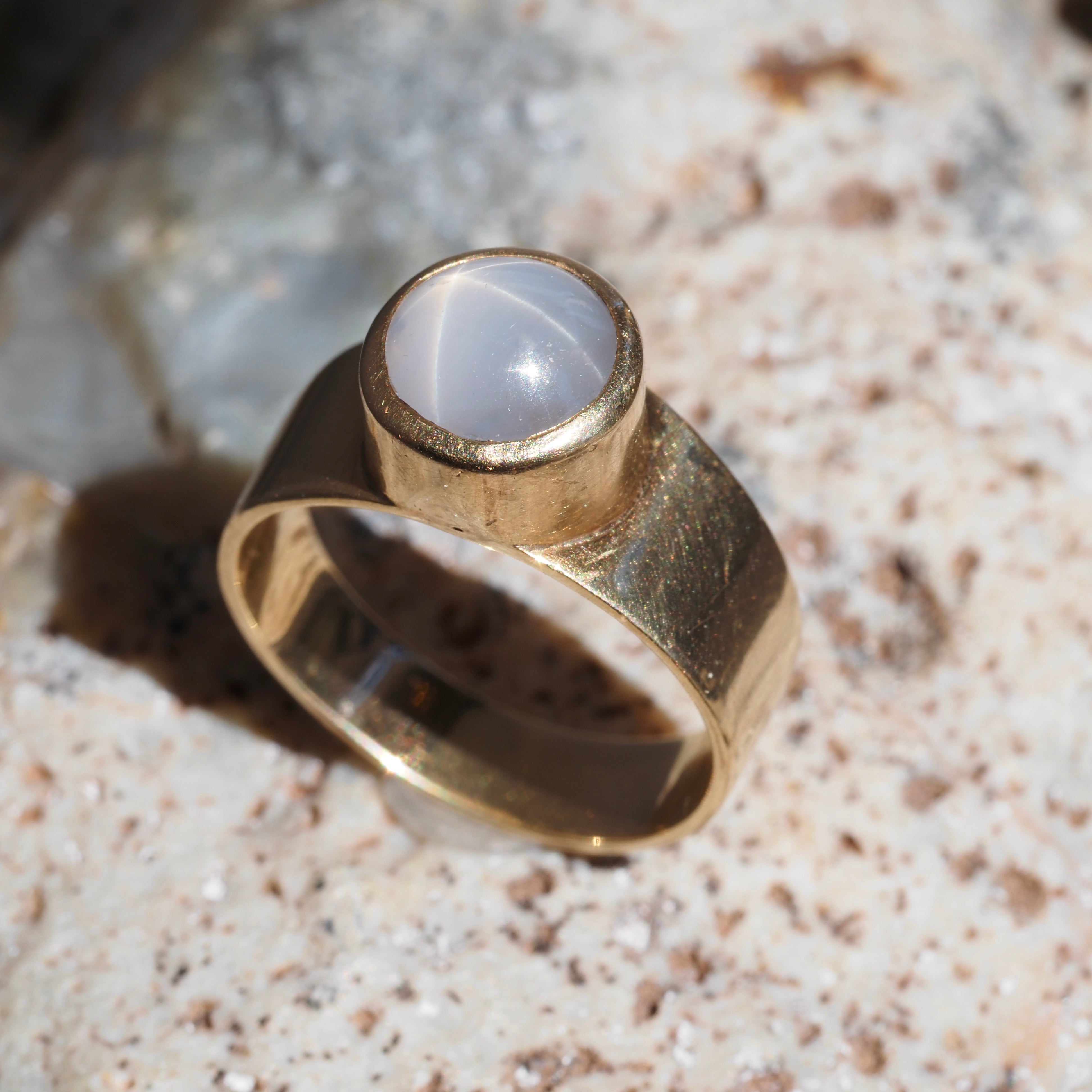 Vintage Natural Star Sapphire Cabochon 14k Gold Ring