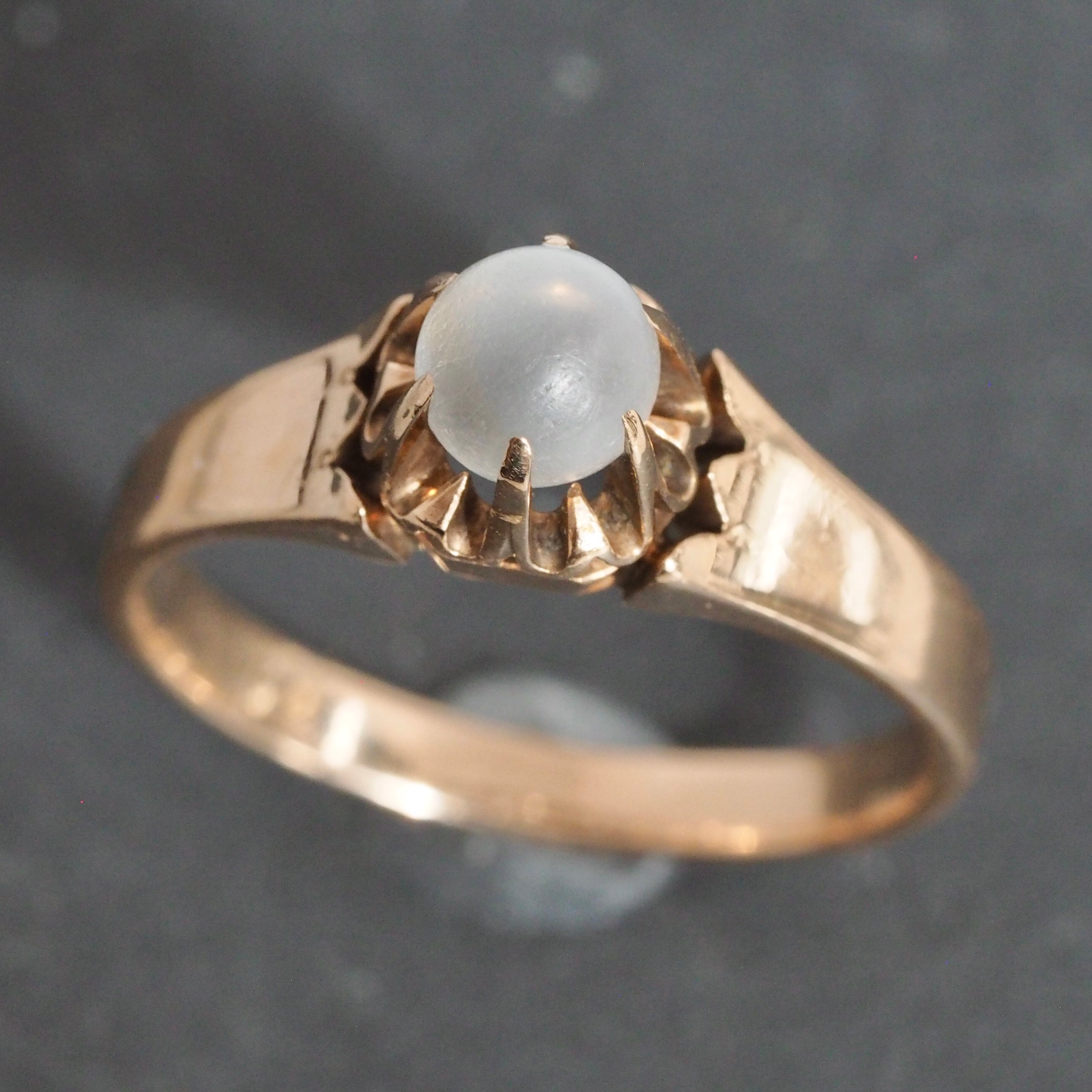 Antique Victorian 14k Gold Moonstone Solitaire Ring