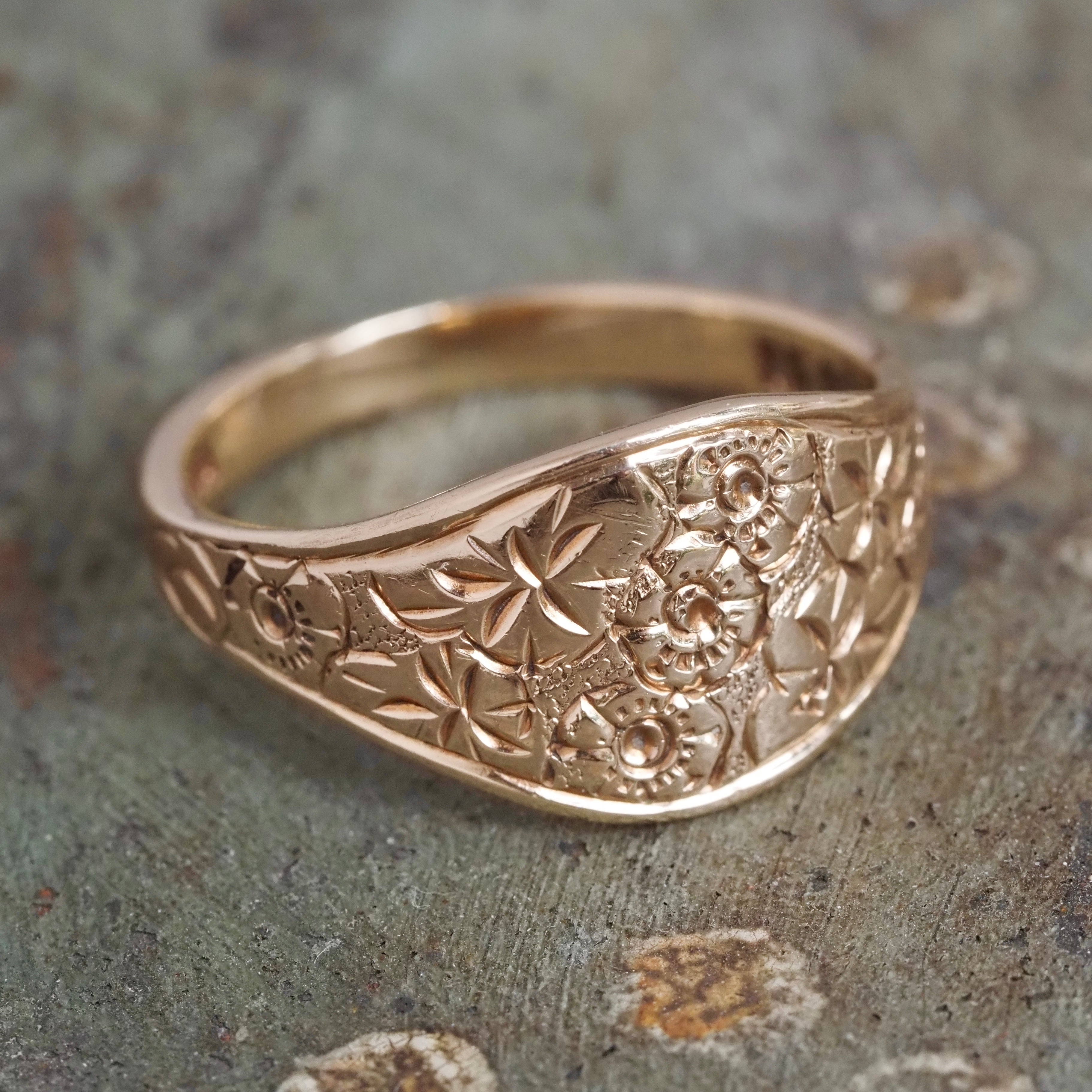 Vintage English 9k Gold Floral Engraved Cigar Band