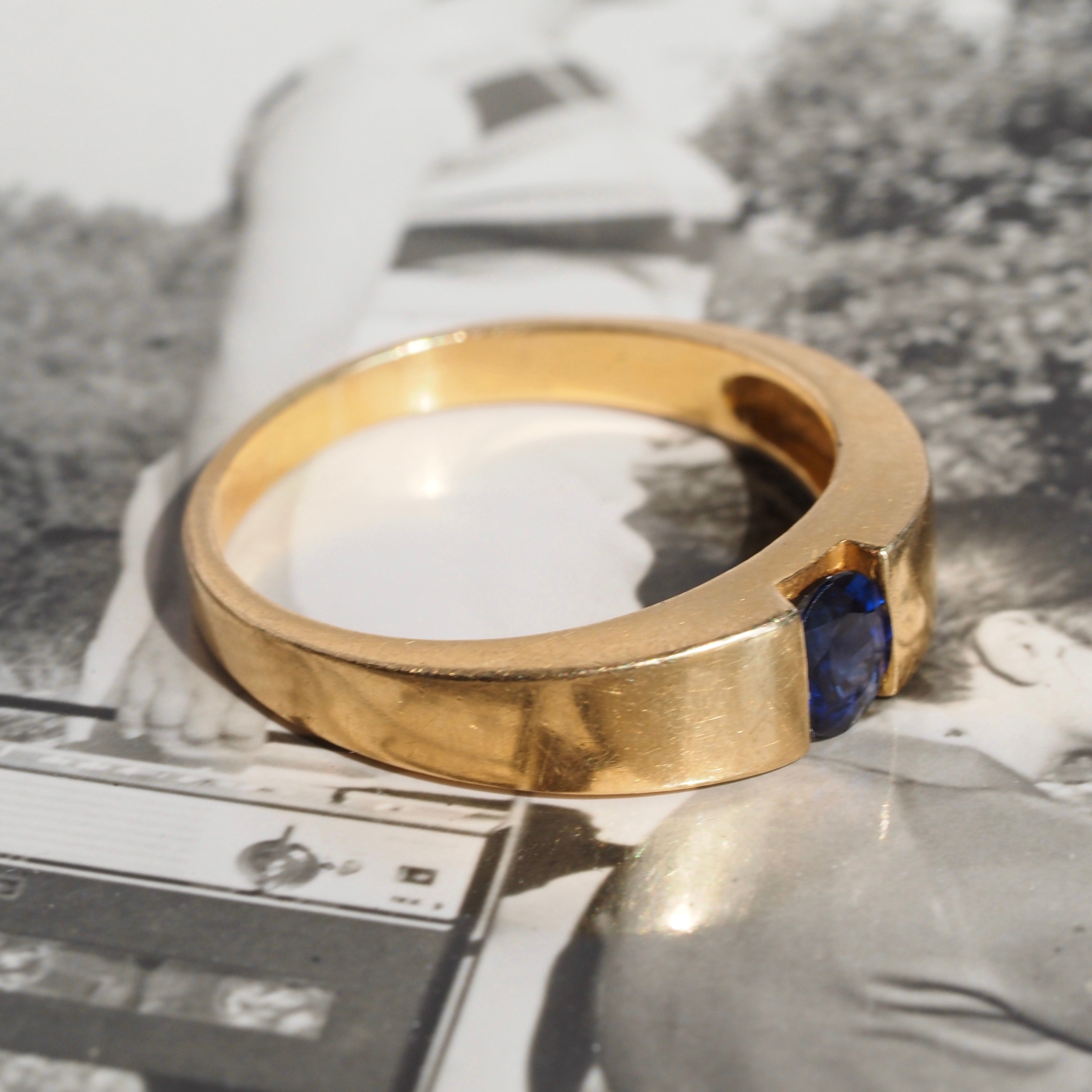 Vintage 18k Gold Natural Sapphire Band