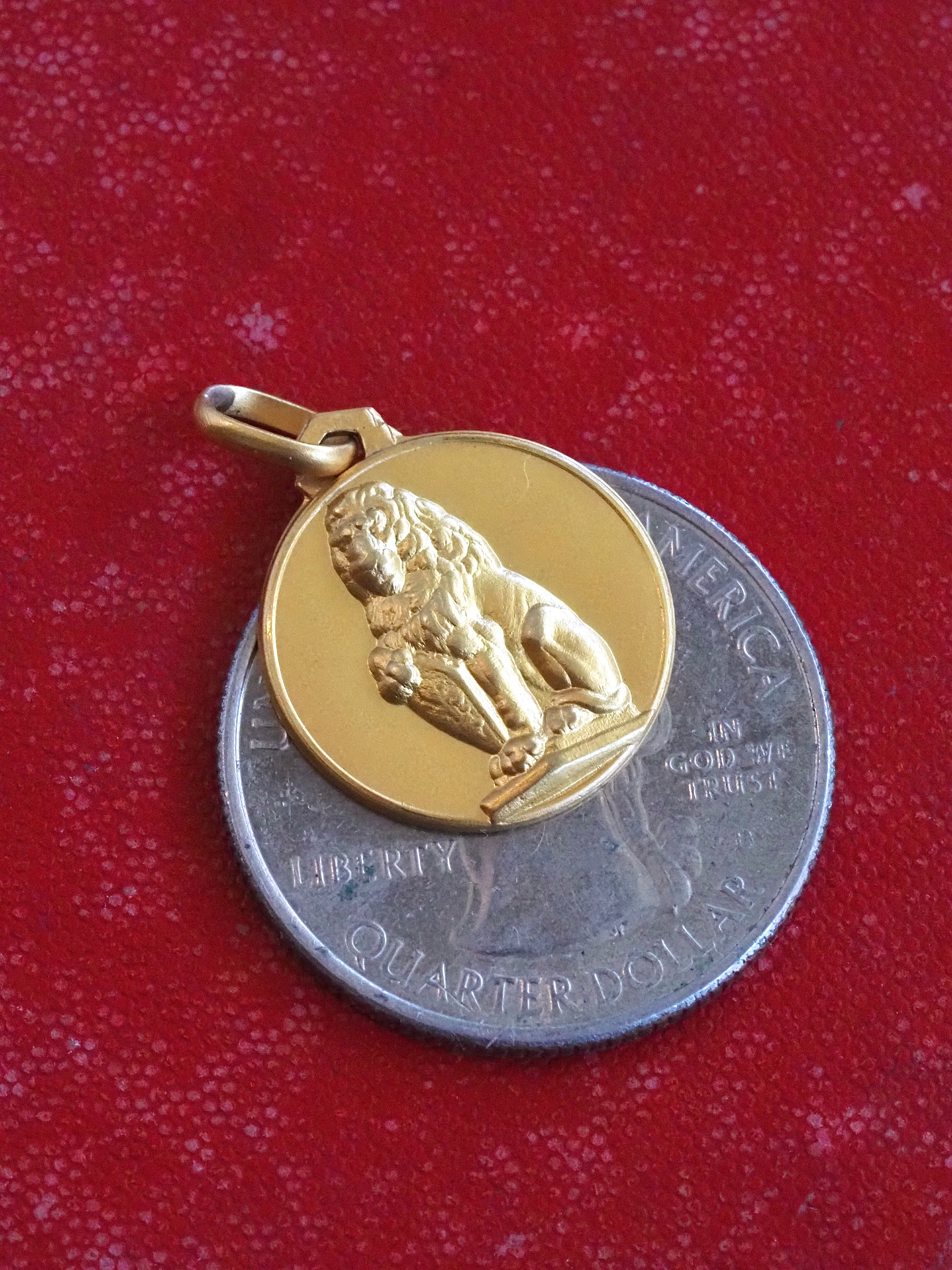 Vintage 18k Gold Leo Lion Charm