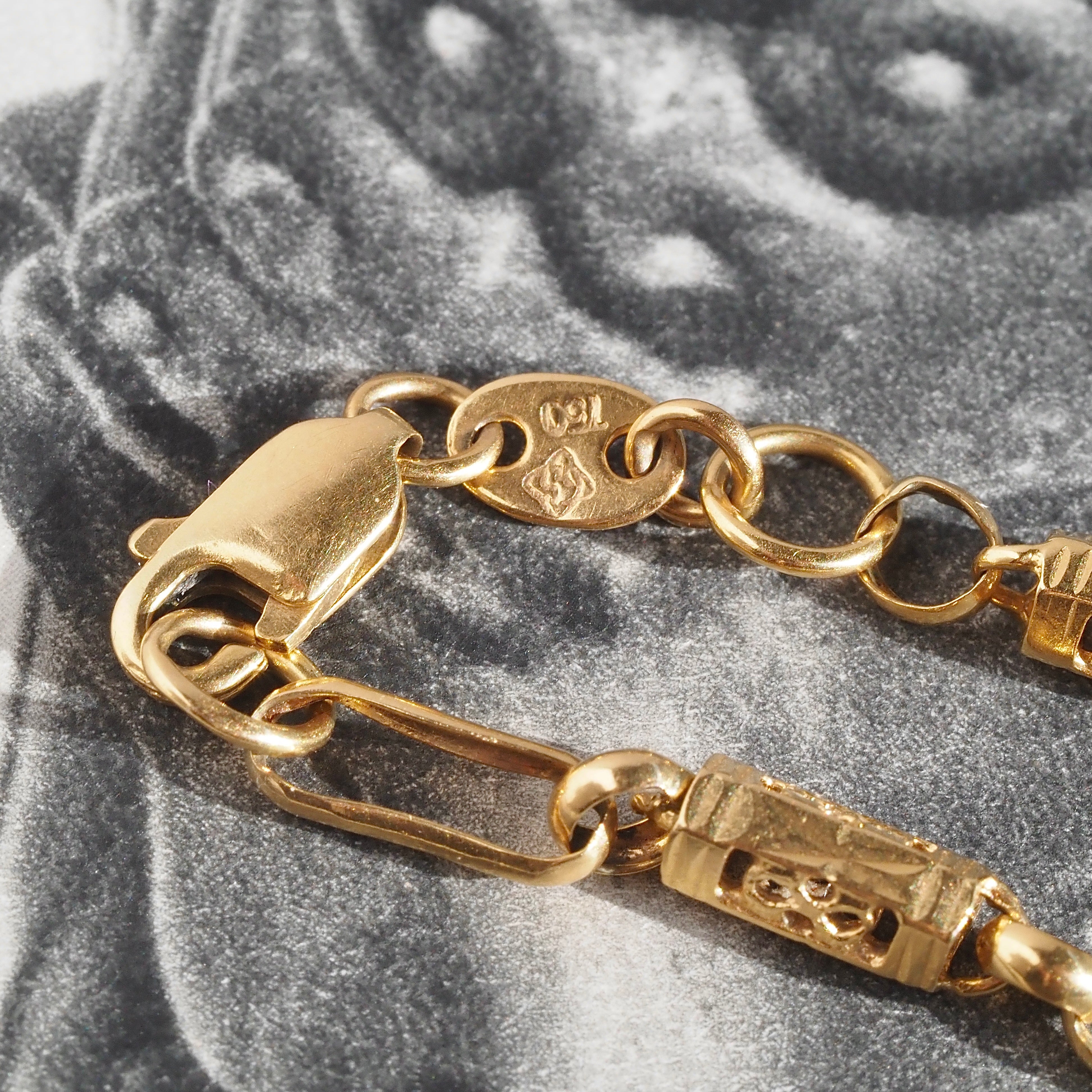 Vintage Ornate Barrel 18k Gold 8.5”Bracelet