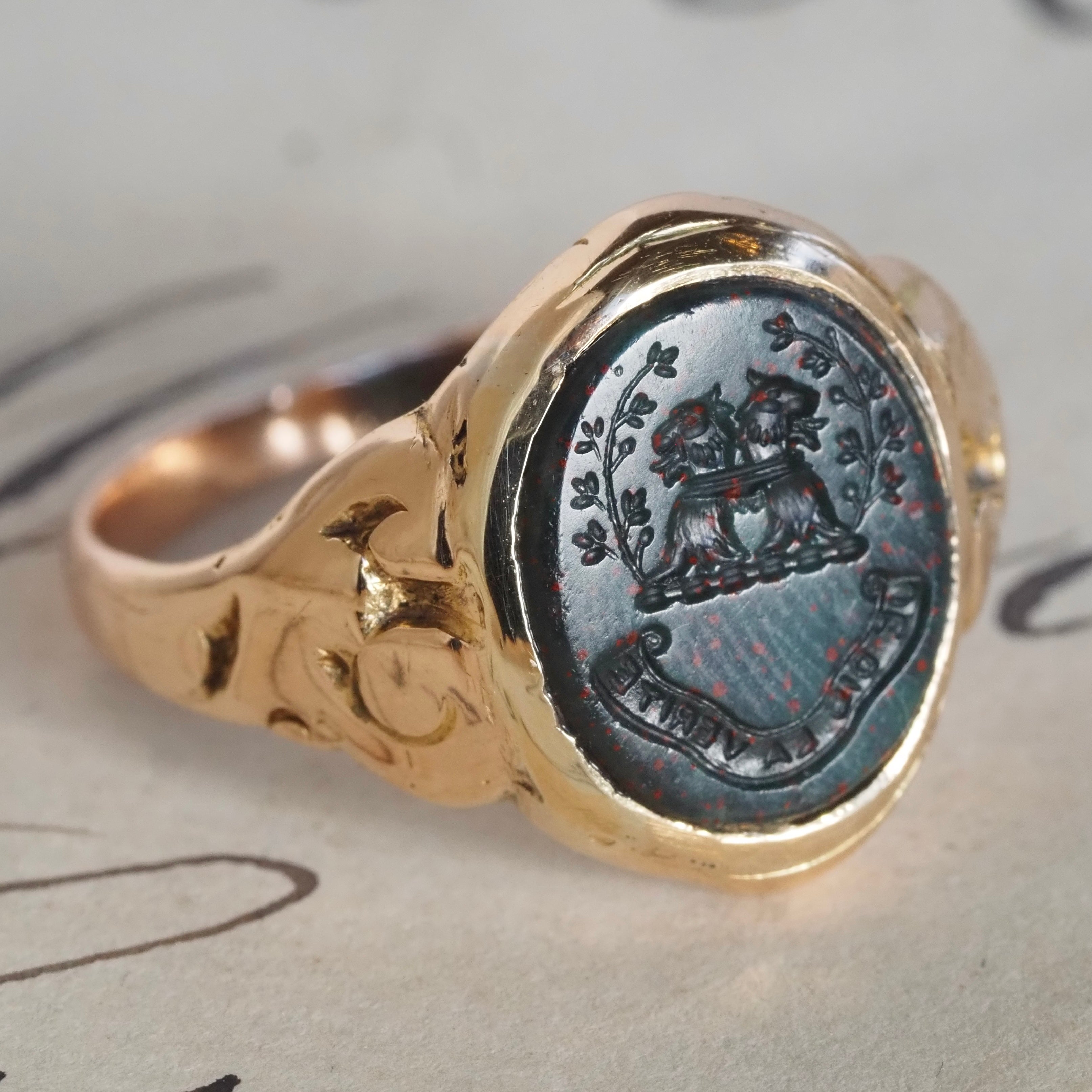 Antique Victorian Dis La Verite "Tell the Truth" Intaglio Bloodstone 9k Gold Signet Ring