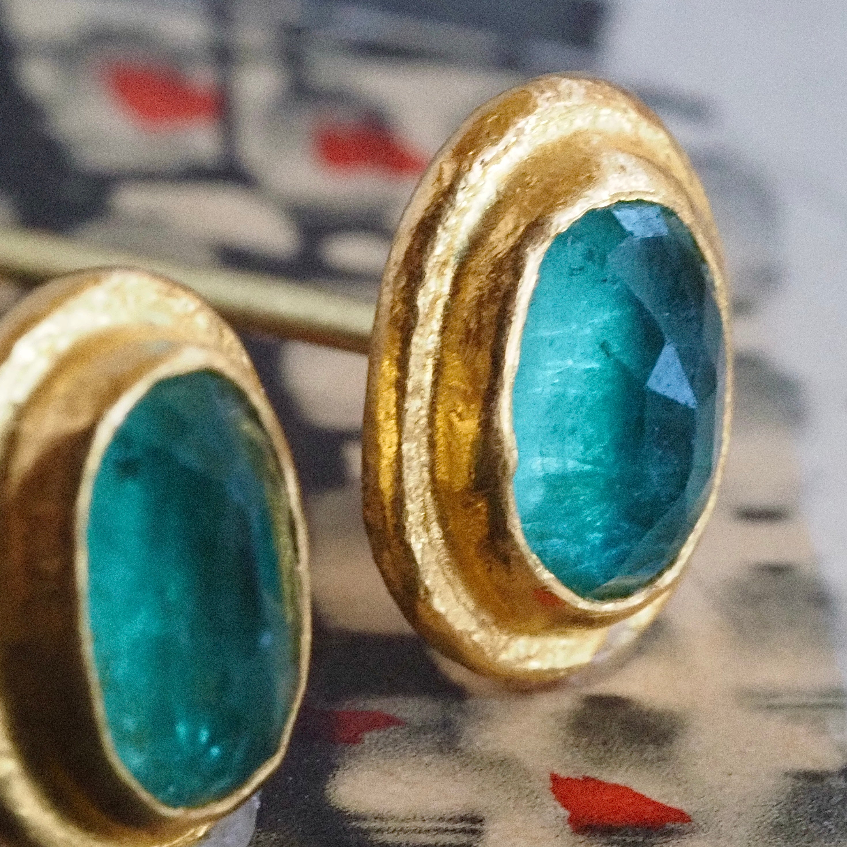 Vintage 23k Gold Rose Cut Emerald Bezel Set Studs