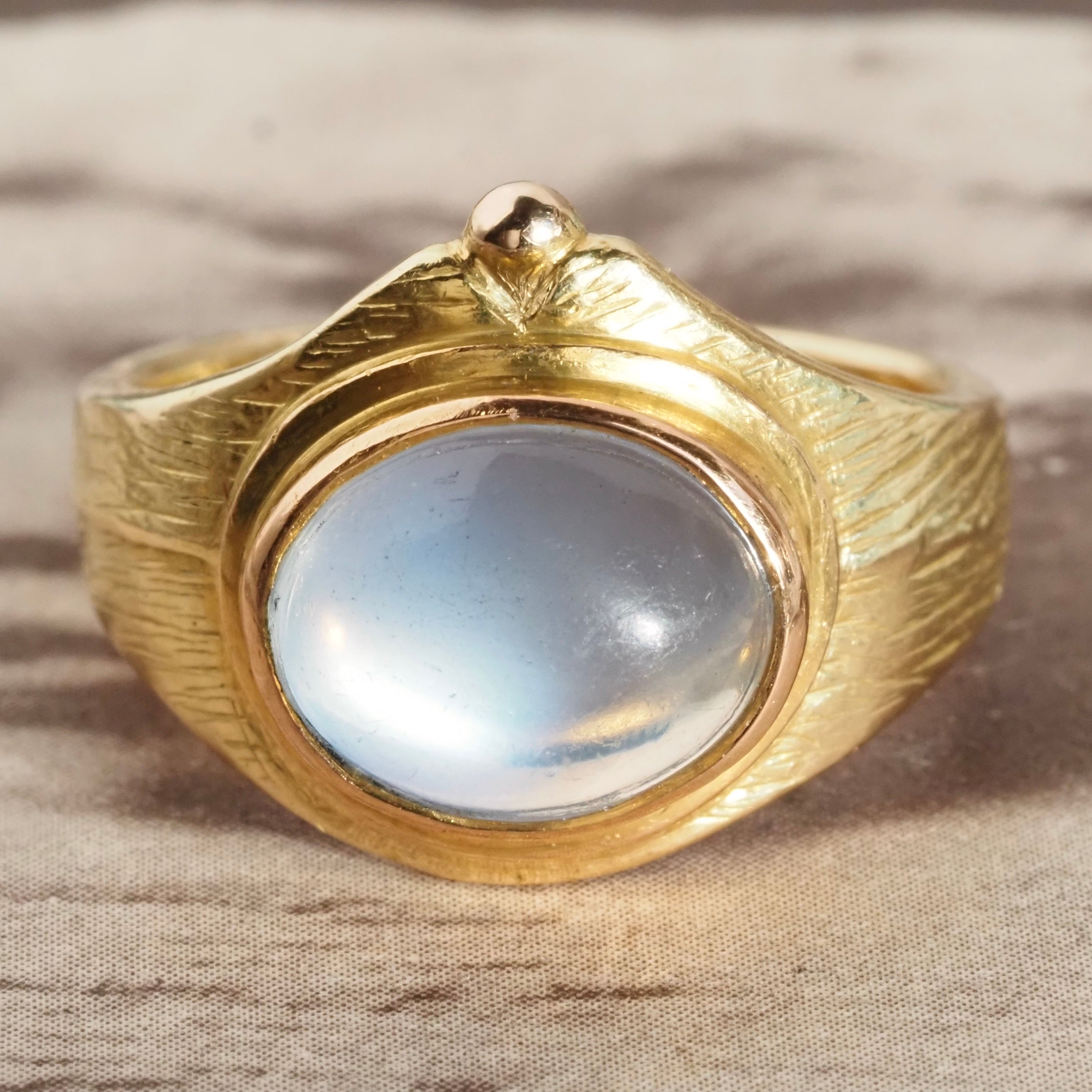 Moonstone Cabochon 18k Gold Ring