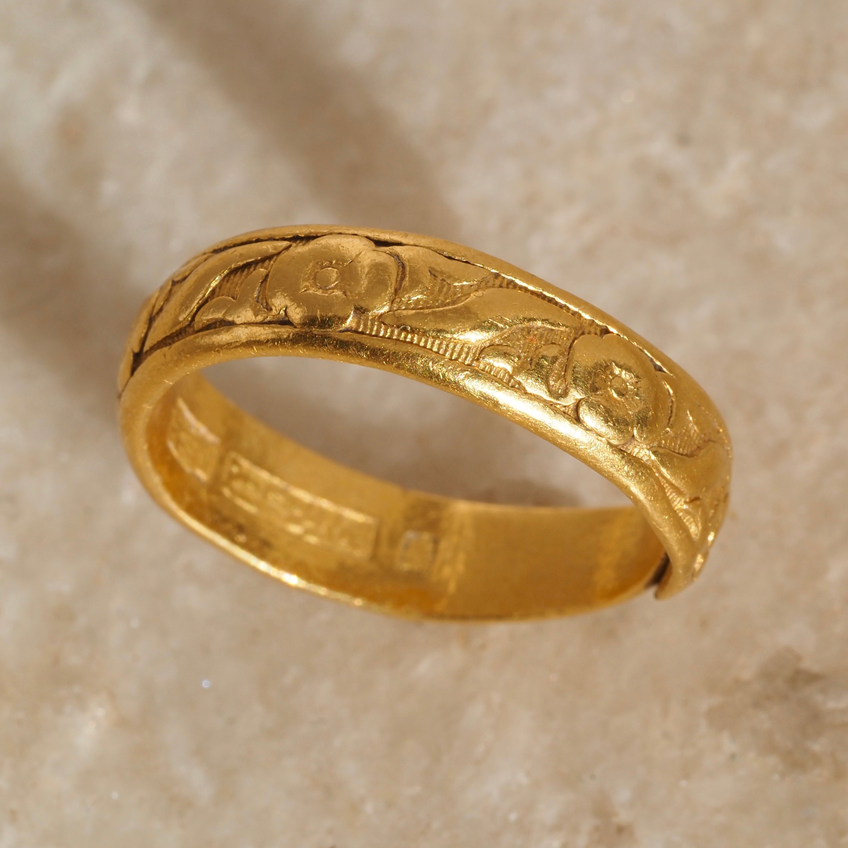 Antique Chinese 22k Gold Adjustable Floral Band