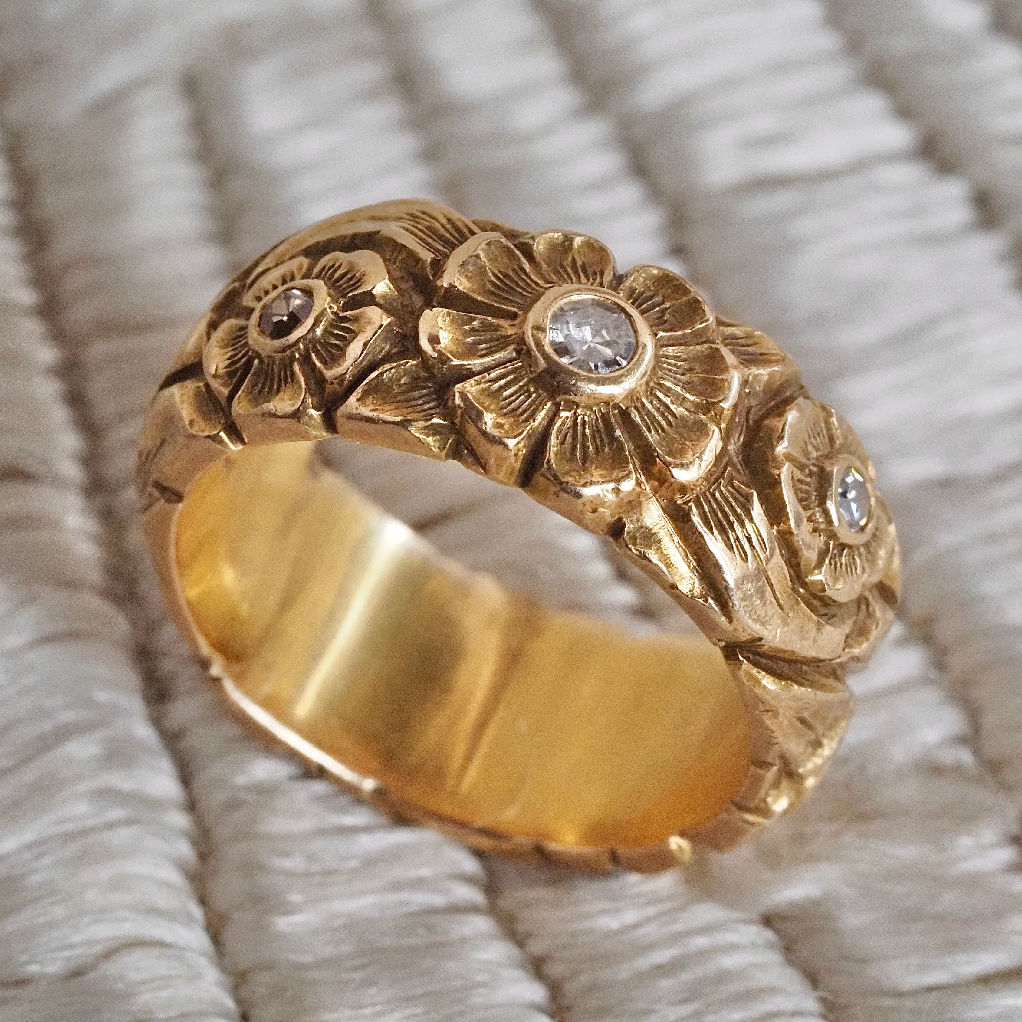 Antique Floral Diamond 14k Gold Wide Band