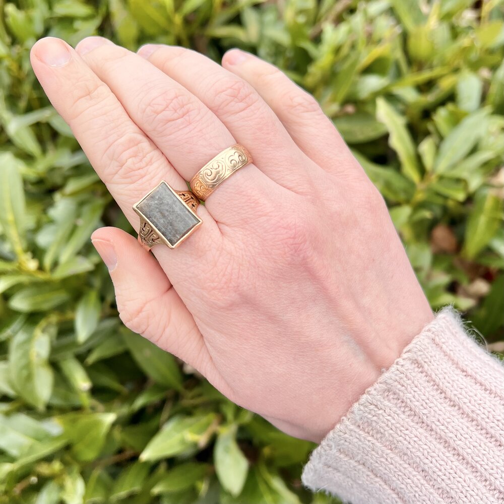 Antique Victorian 14k Barrel Cut Granite Ring