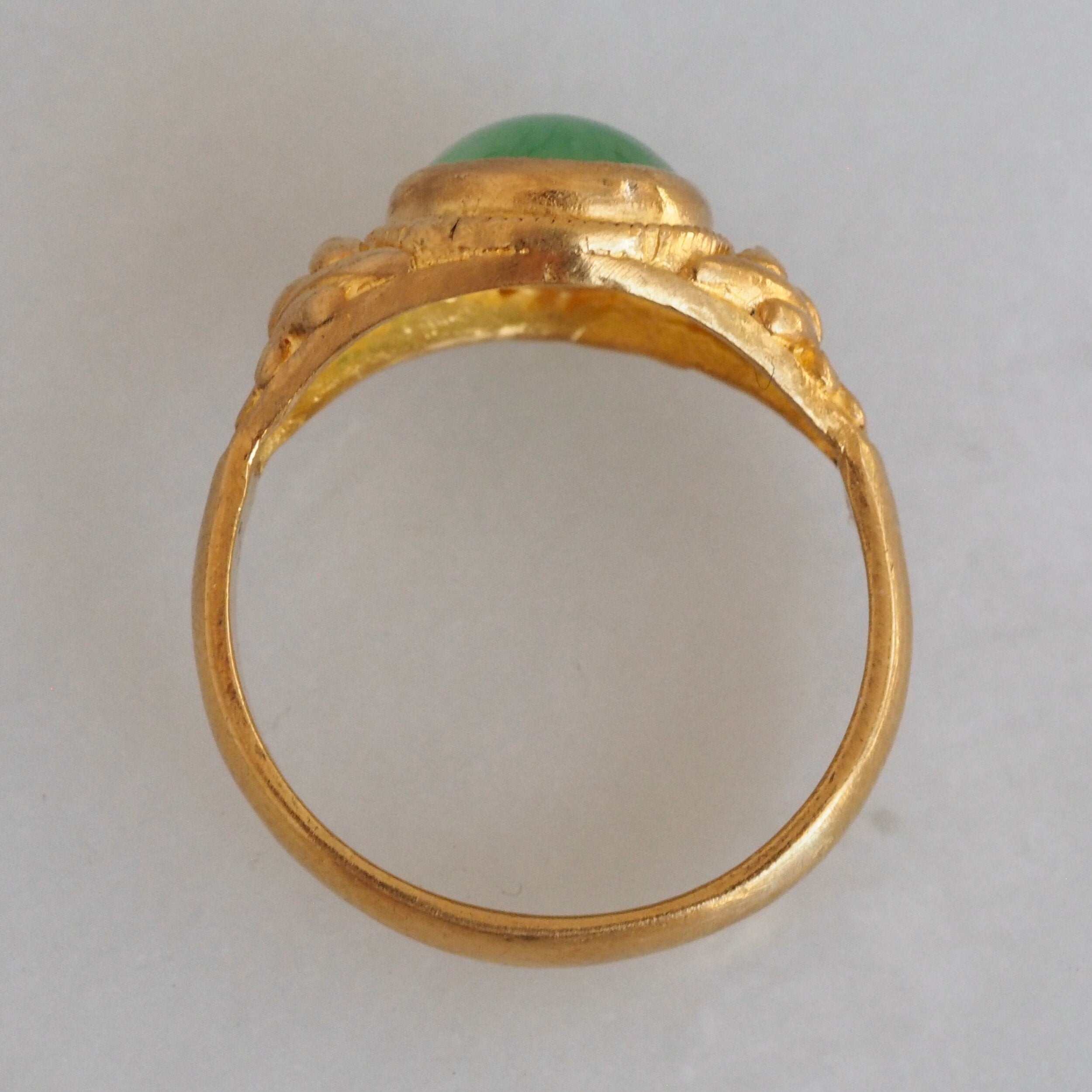 Antique 24k Gold Cabochon Jade Ring