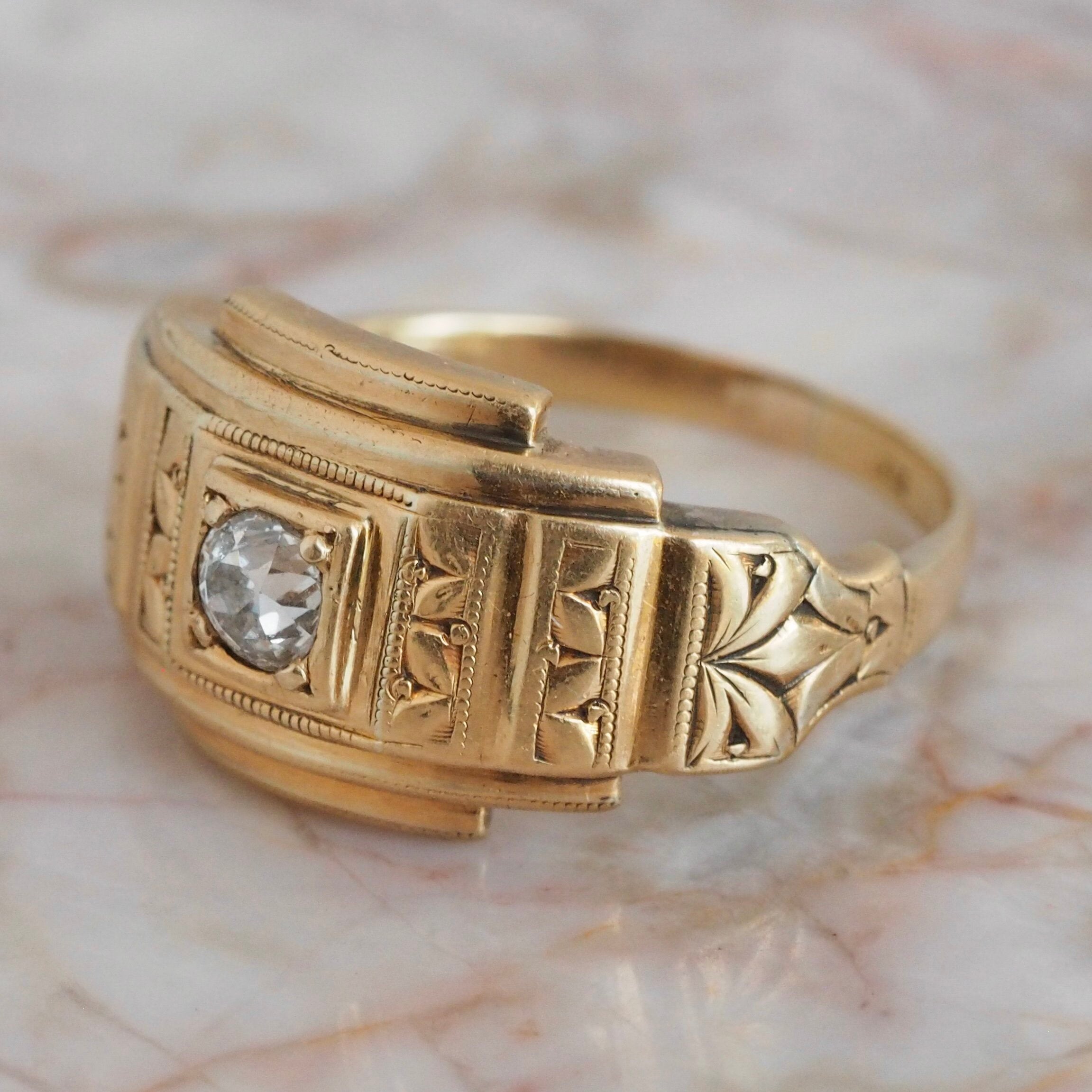 Antique Art Deco 18k Gold Engraved Dome Diamond Ring